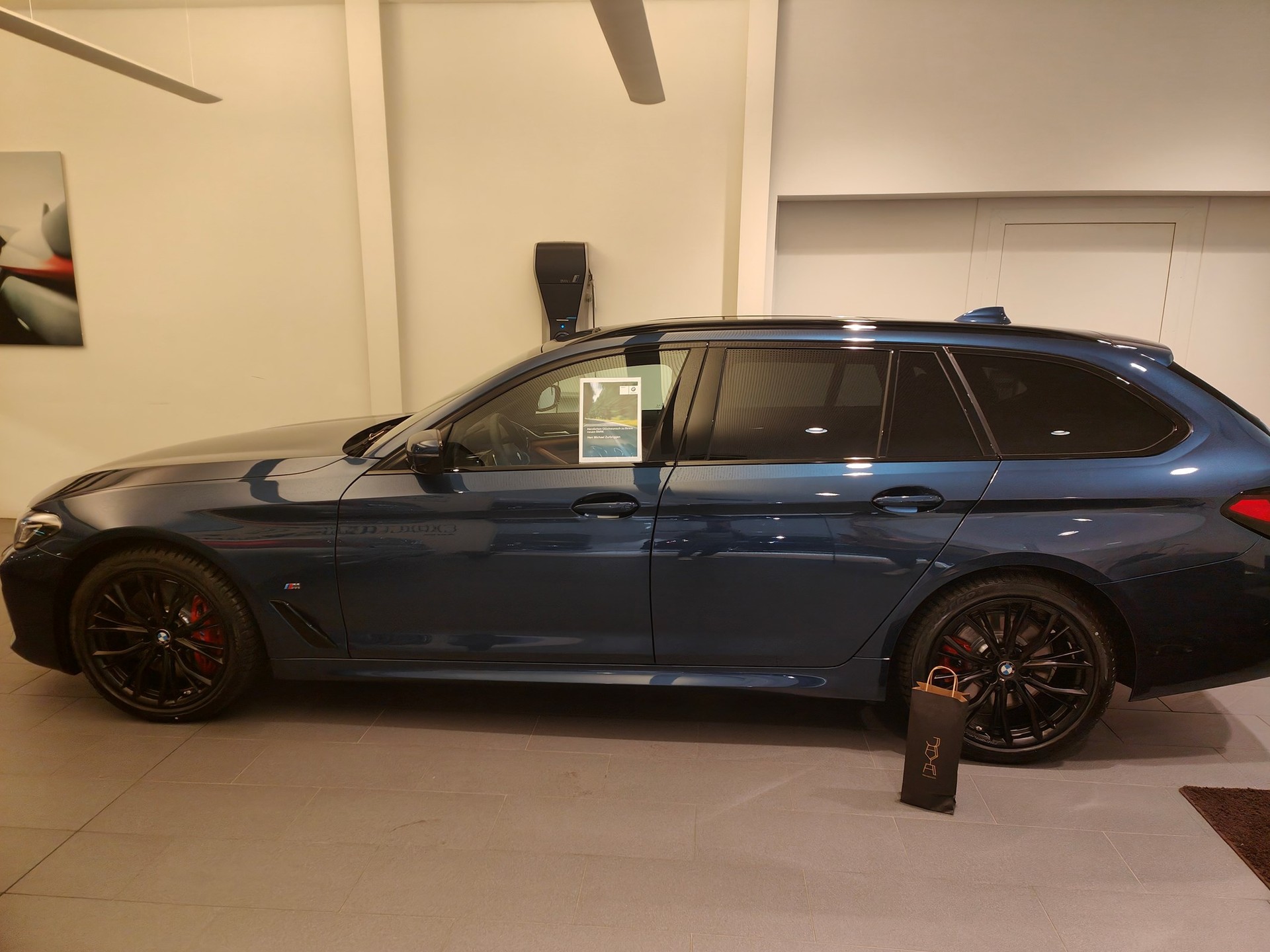 BMW 540i xDrive 48V Touring M Sport Pro Steptronic-image-5