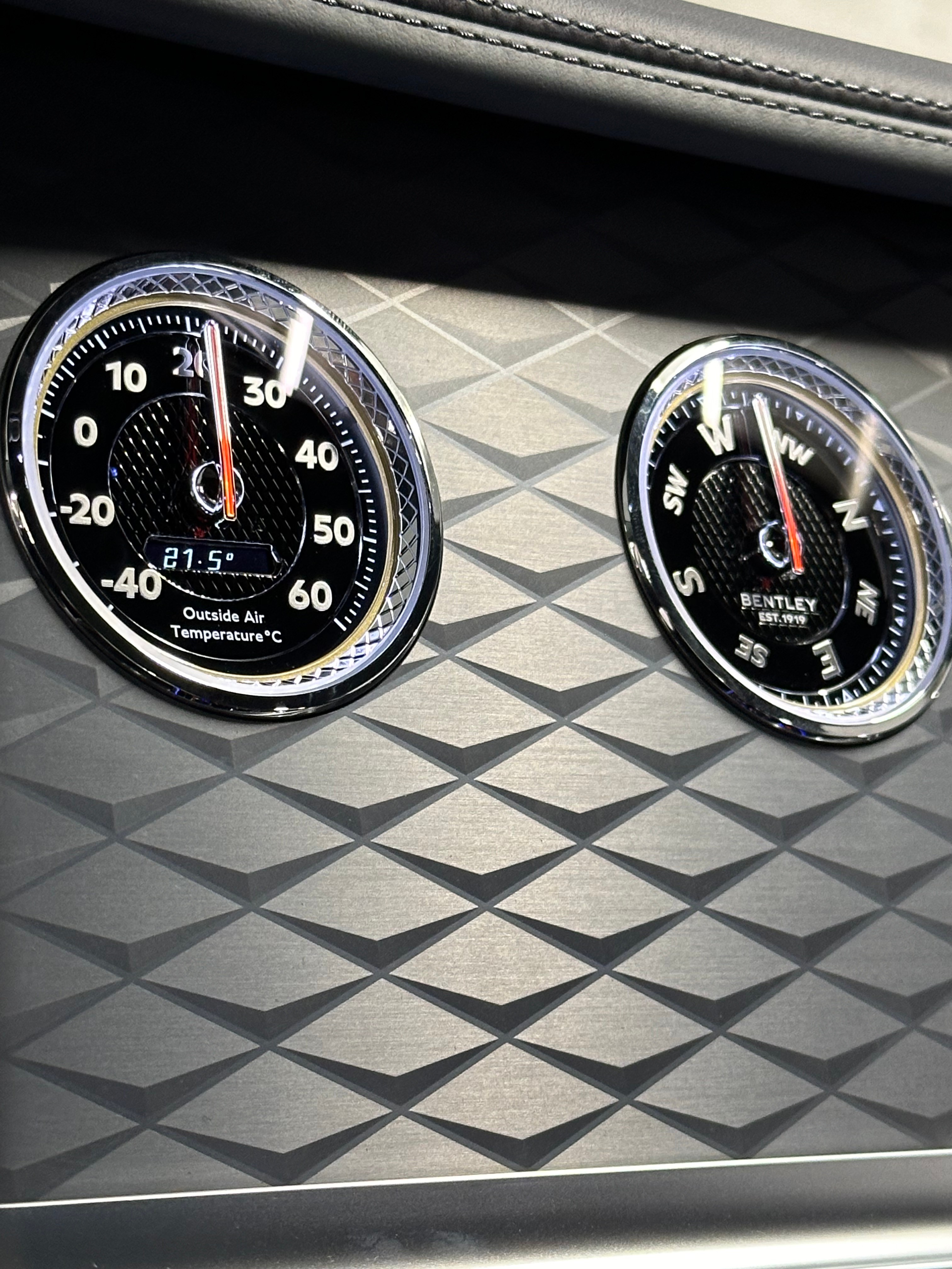 Image BENTLEY FLYING-SPUR Flying Spur 4.0 V8 S