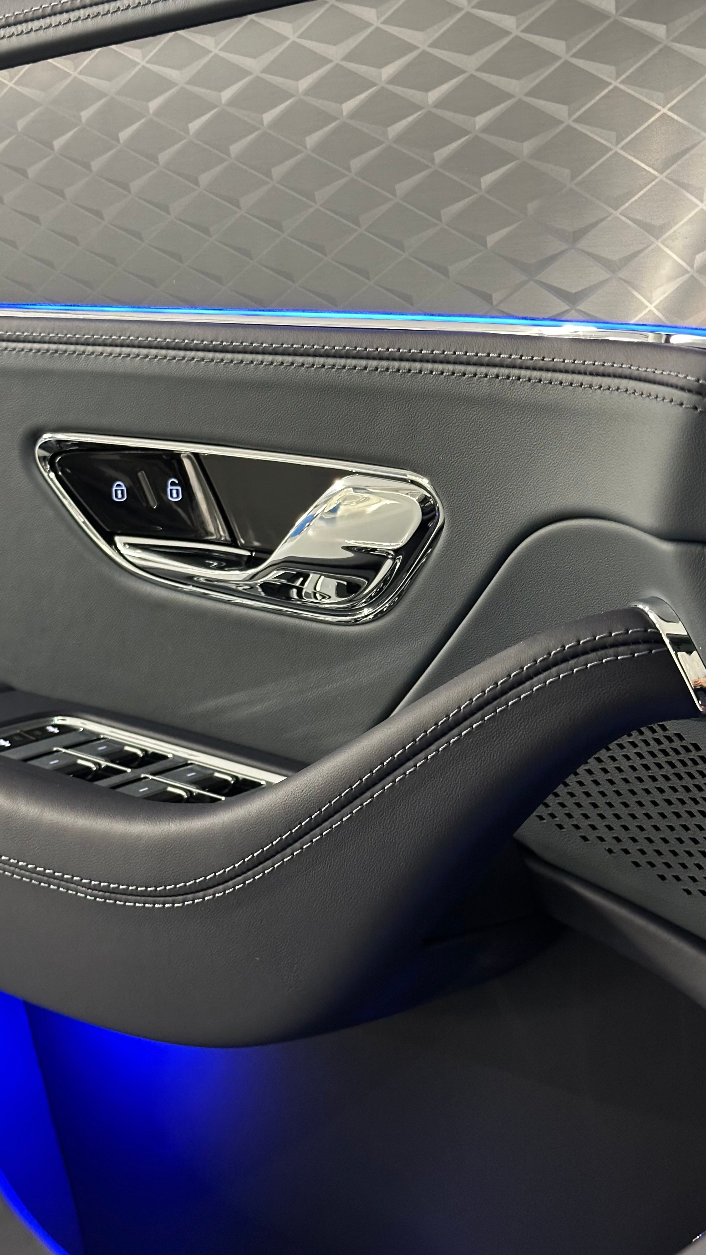 Image BENTLEY FLYING-SPUR Flying Spur 4.0 V8 S