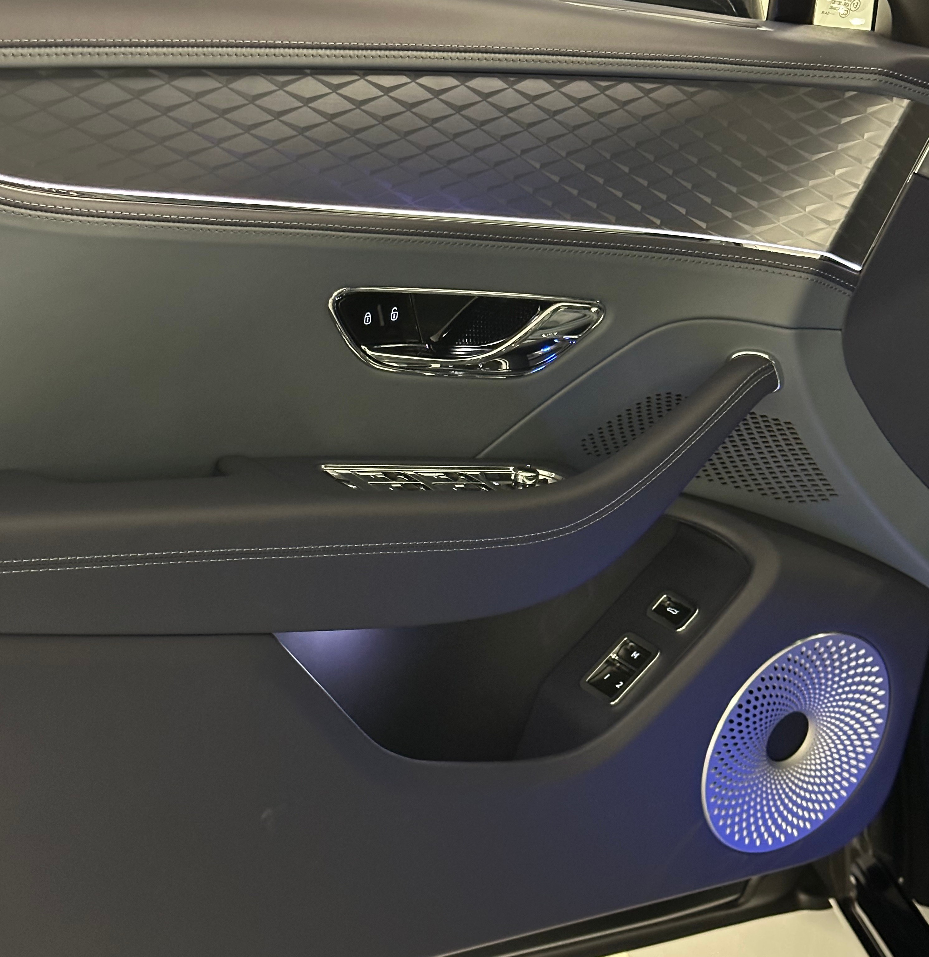 Image BENTLEY FLYING-SPUR Flying Spur 4.0 V8 S