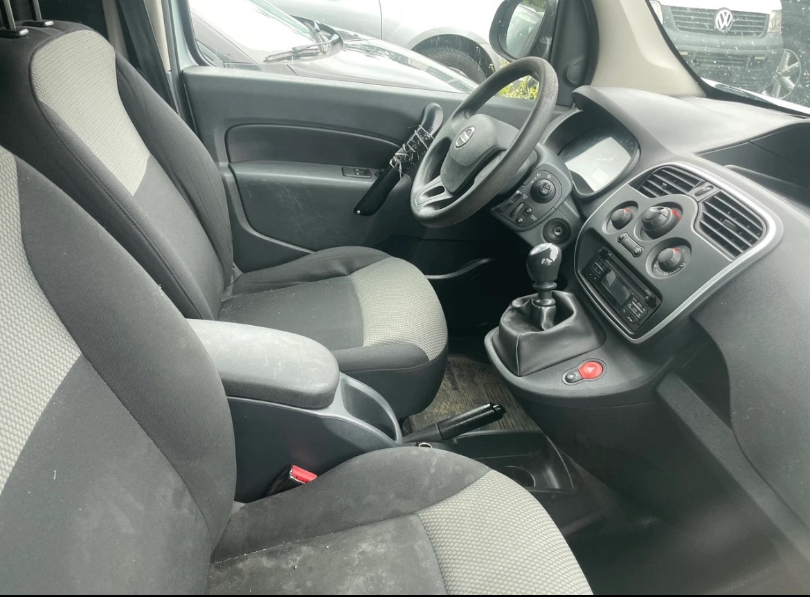 NISSAN Kasten NV 250 Diesel-image-4