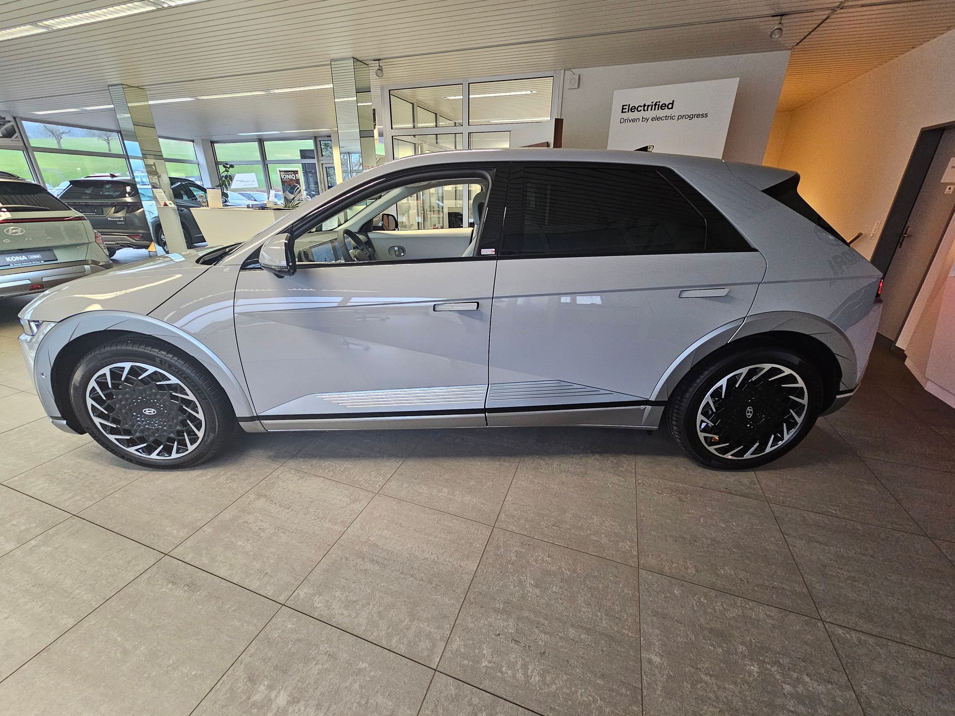 HYUNDAI Ioniq 5 77kWh Vertex 4WD-image-3