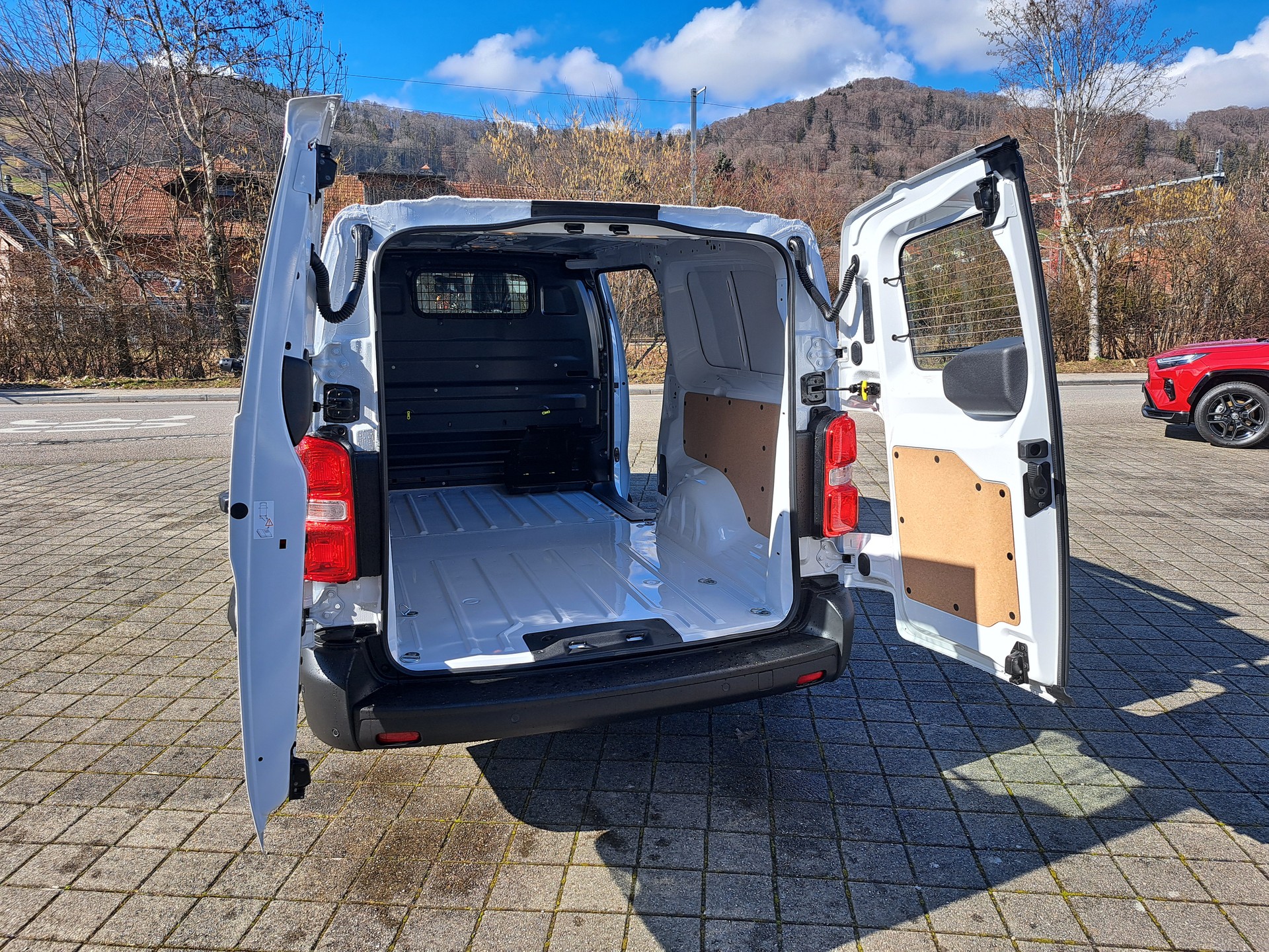 TOYOTA Proace 2.0D Panel Van Long Advanced Automat-image-6