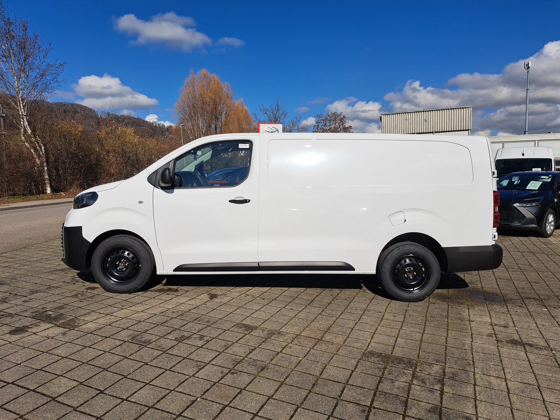 TOYOTA Proace 2.0D Panel Van Long Advanced Automat-image-8
