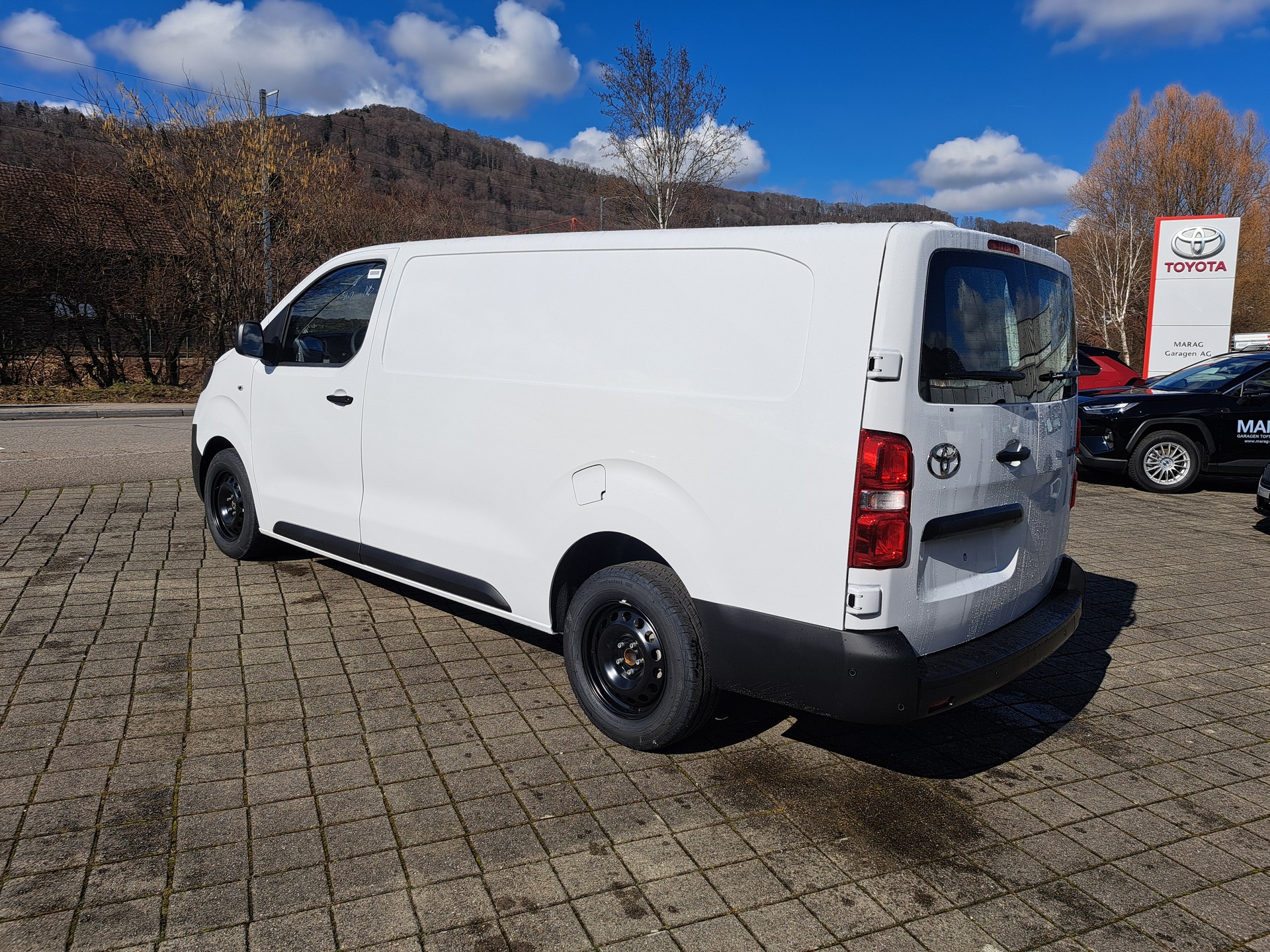 TOYOTA Proace 2.0D Panel Van Long Advanced Automat-image-7