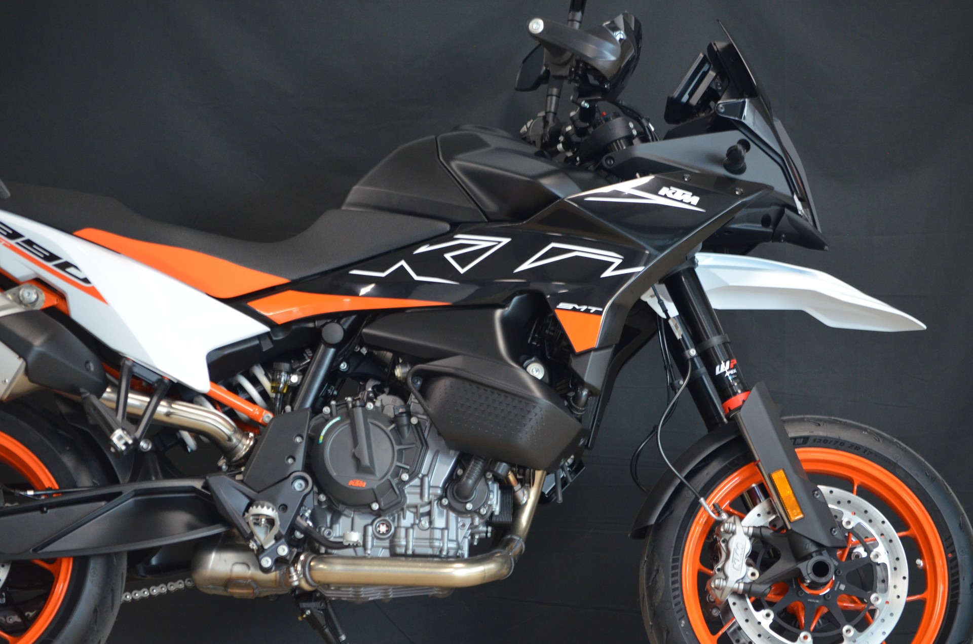 KTM 890 SMT-image-7
