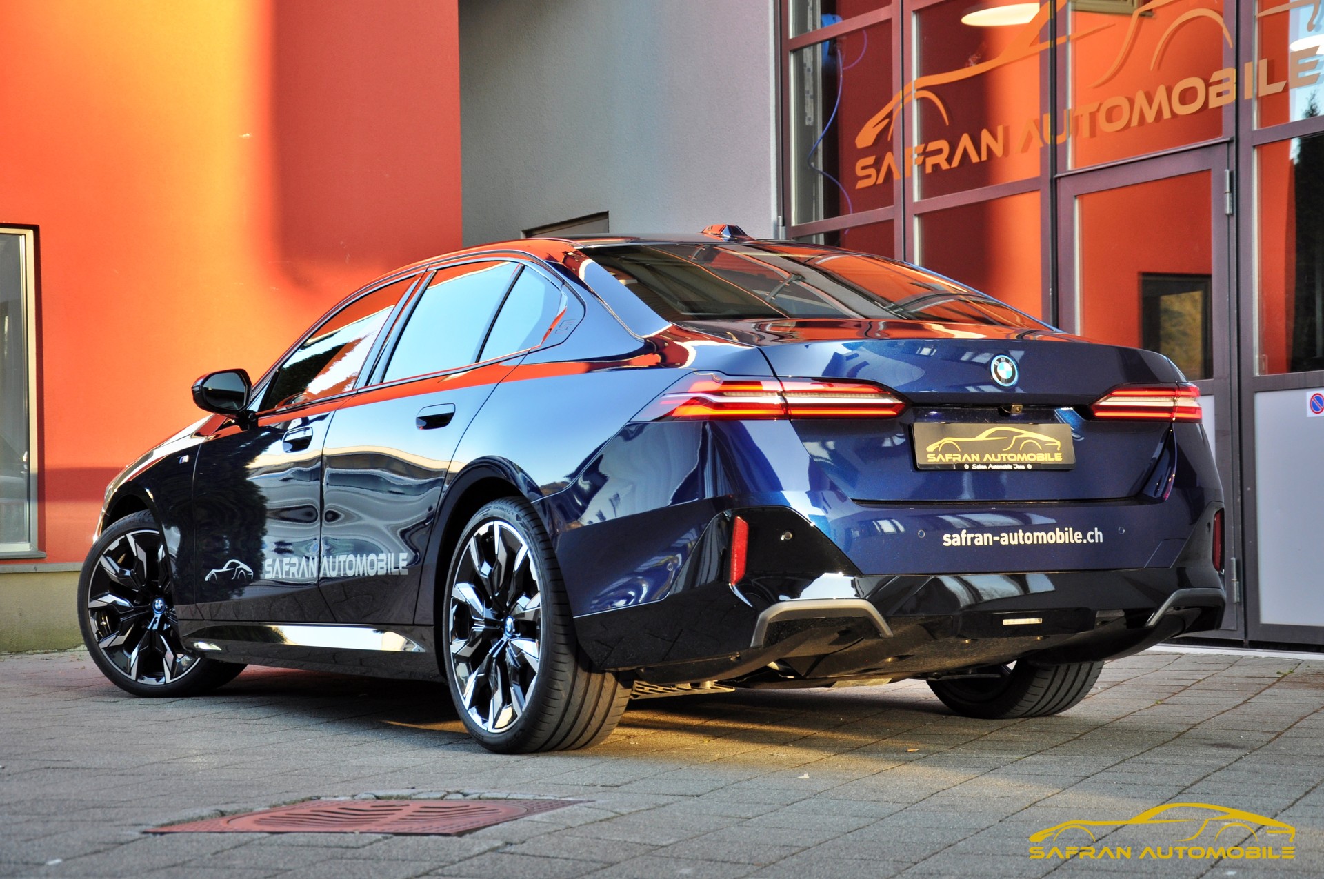 BMW i5 eDrive40 M Sport-image-4