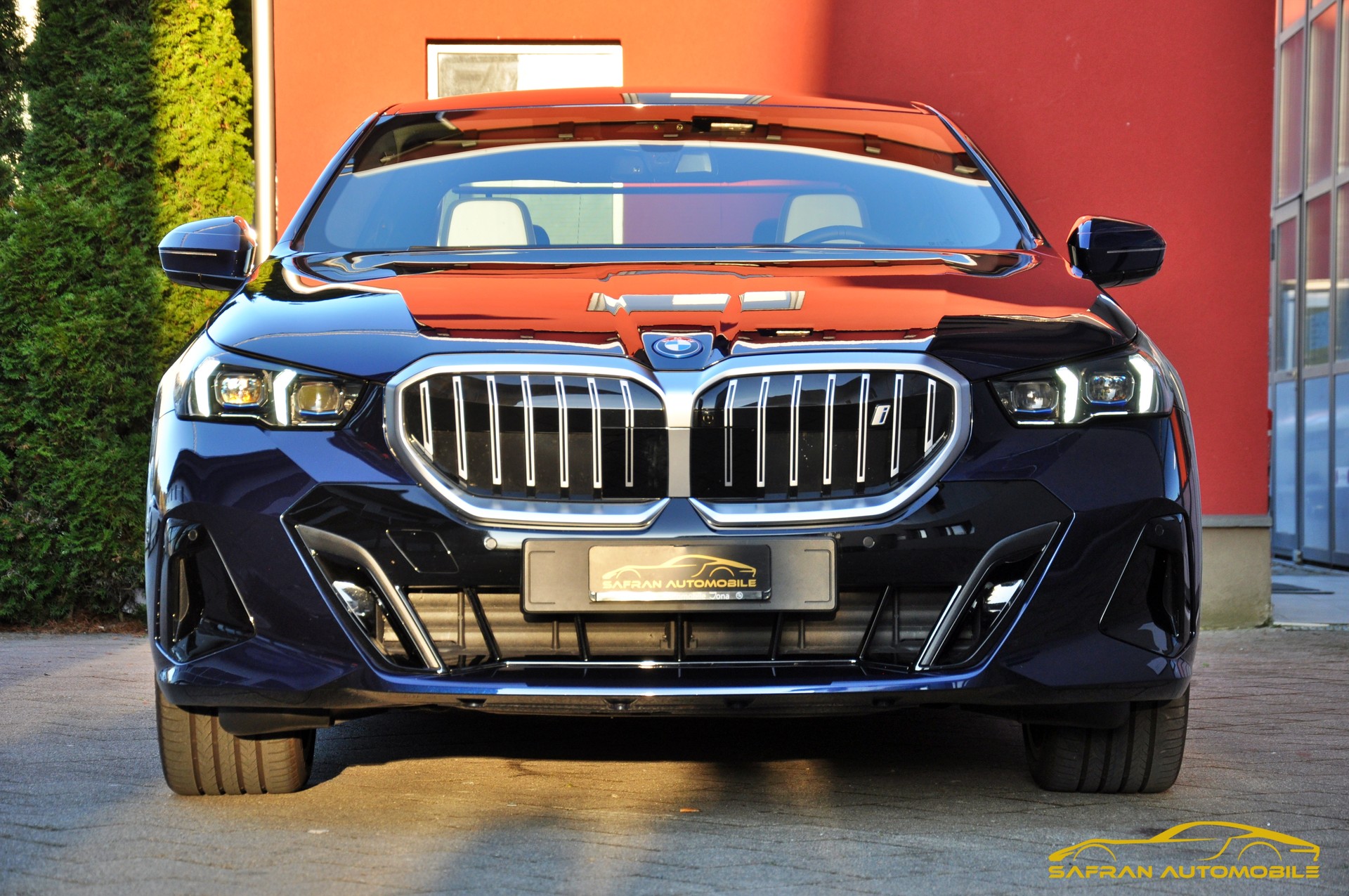 BMW i5 eDrive40 M Sport-image-1