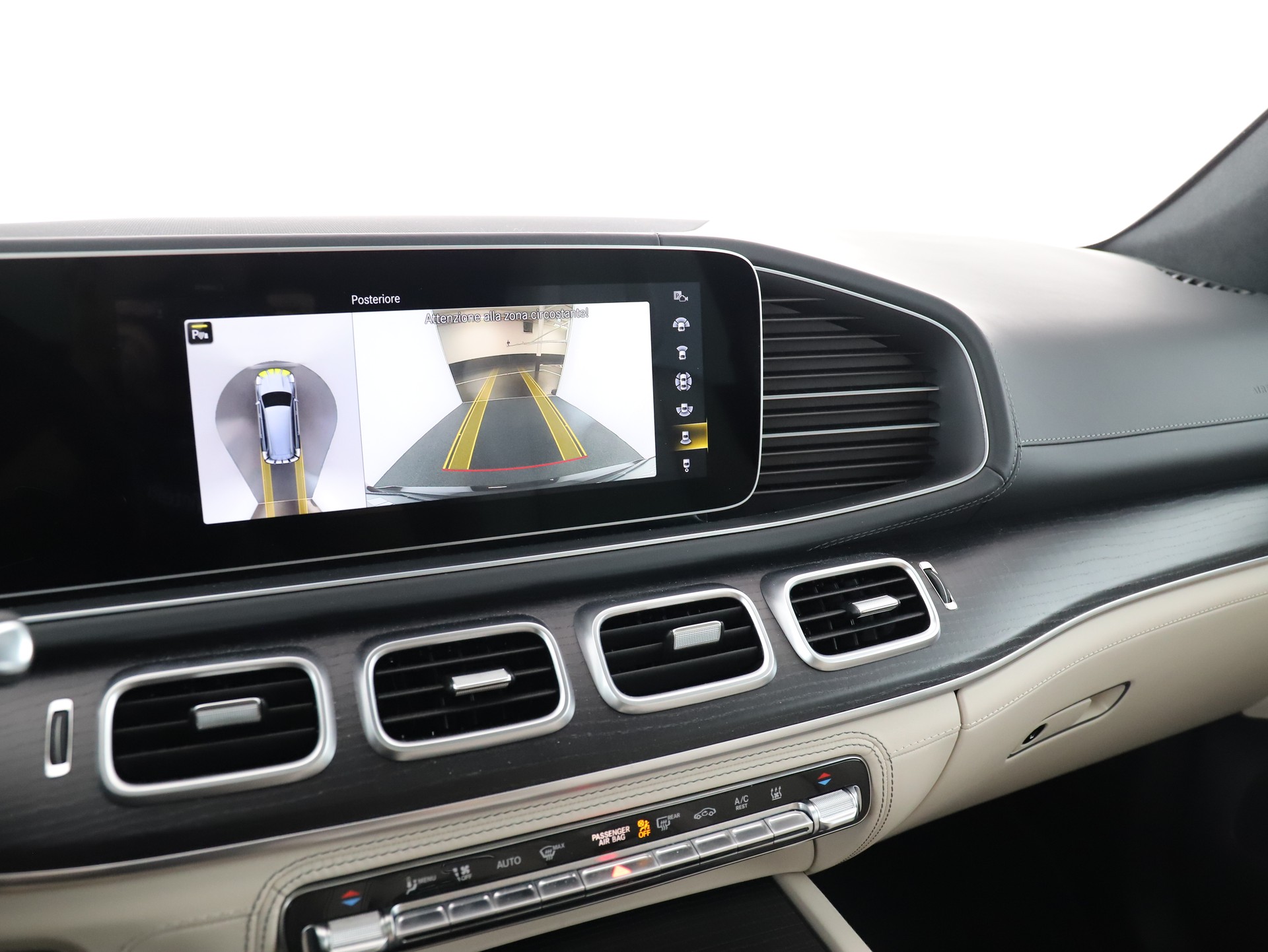 MERCEDES-BENZ GLS 63 4Matic+ TCT 9G-image-15
