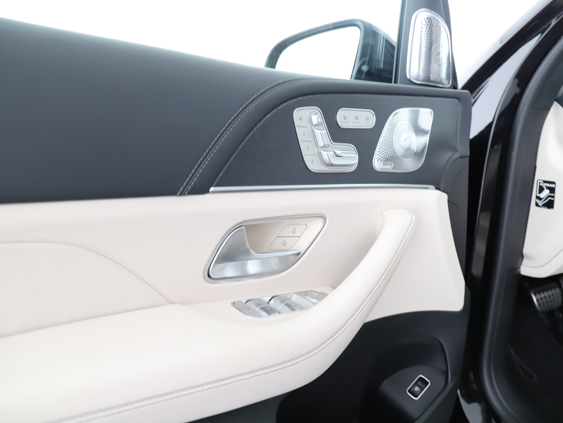 MERCEDES-BENZ GLS 63 4Matic+ TCT 9G-image-13