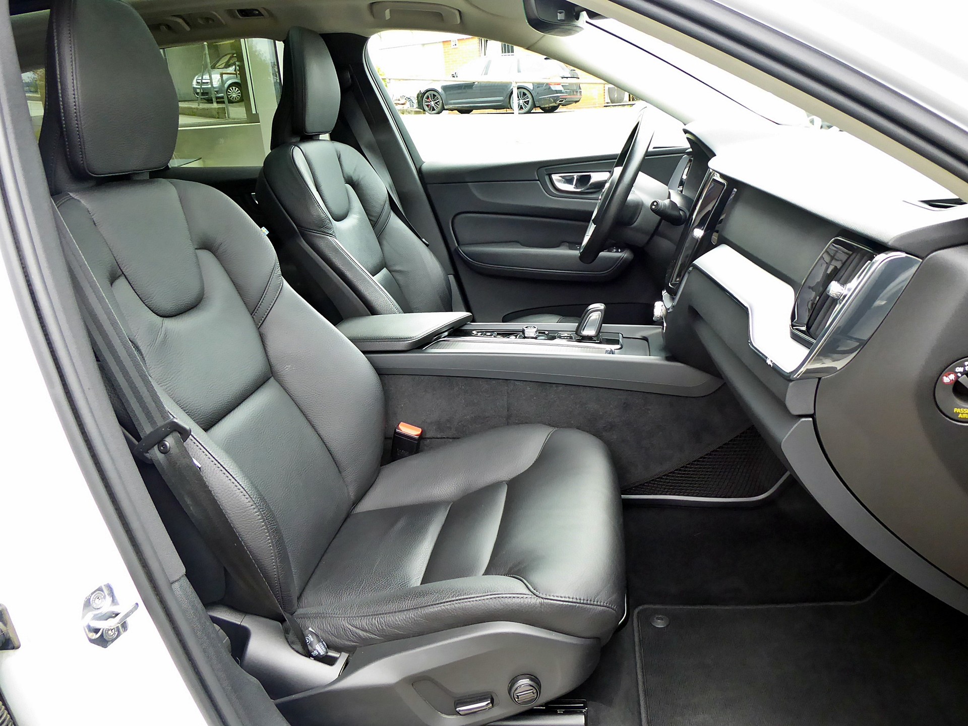 VOLVO XC60 T6 eAWD Inscr. Expre-image-4