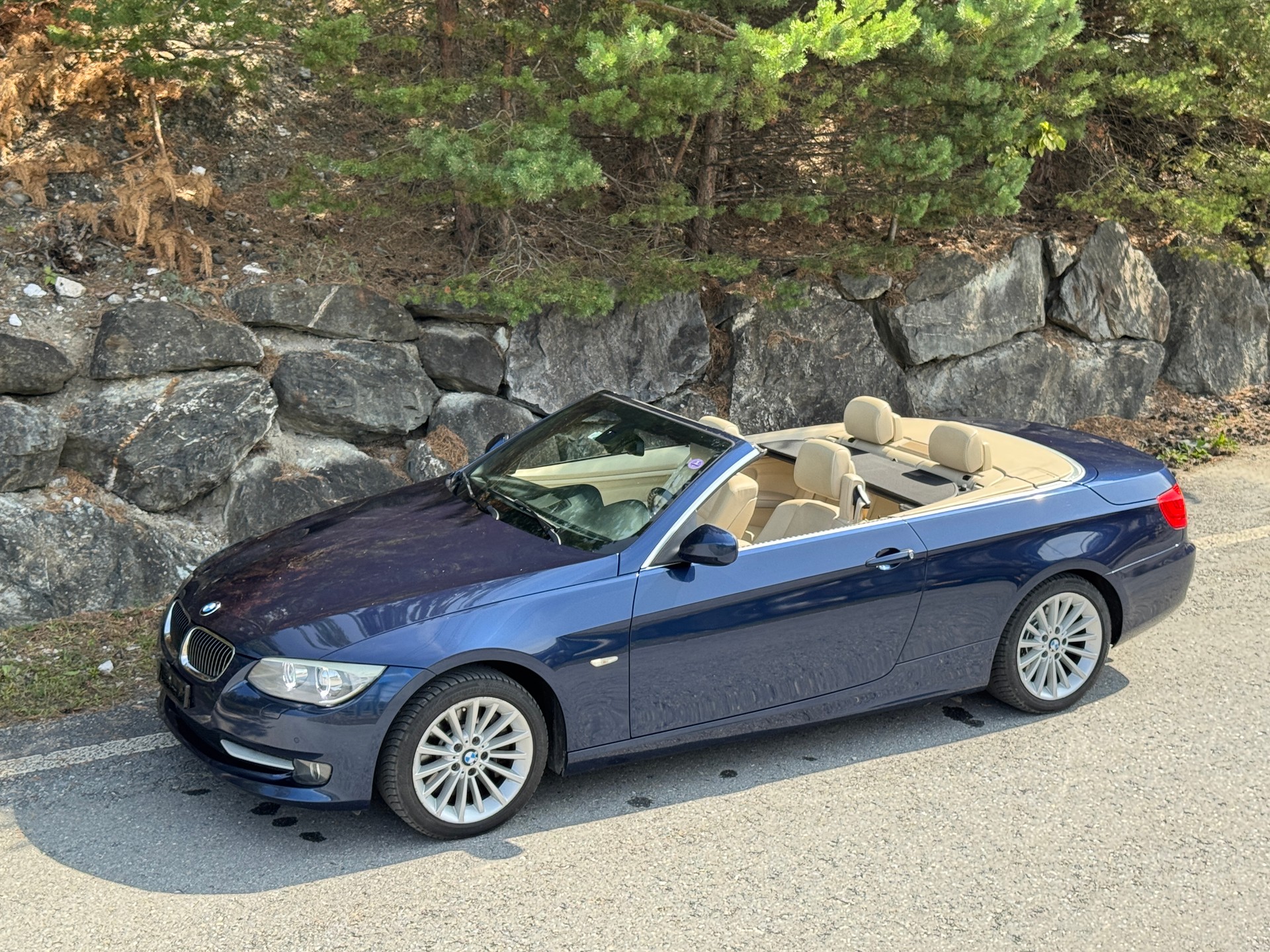 BMW 335i Cabriolet DSG-image-1