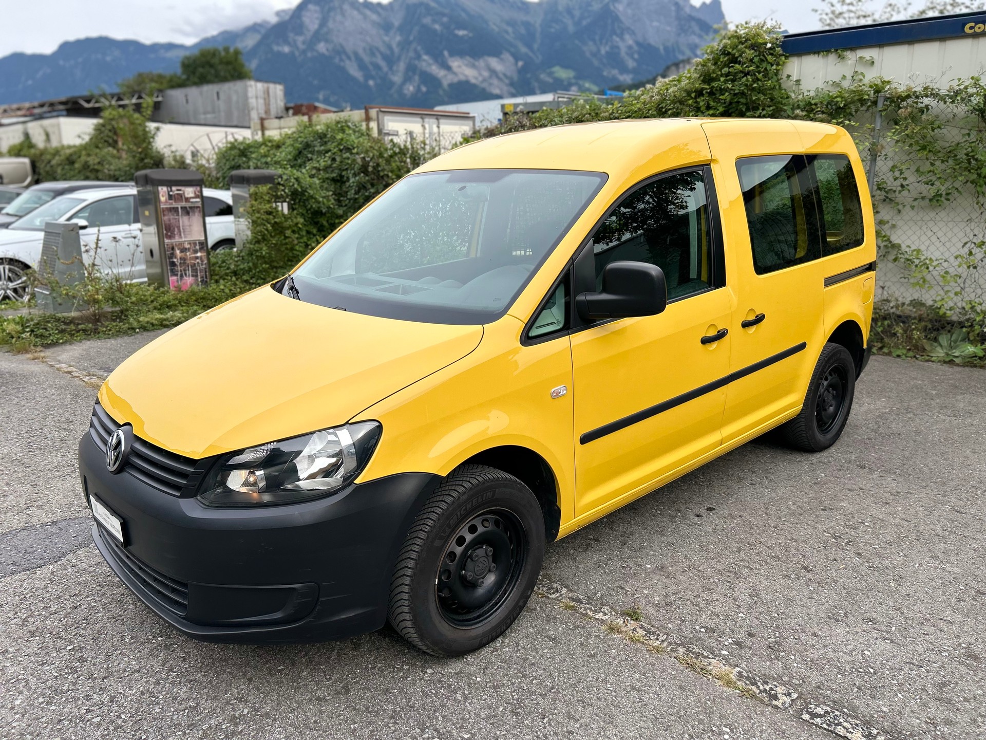 VW Caddy 2.0TDI 4Motion BlueMotion Technology-image-0