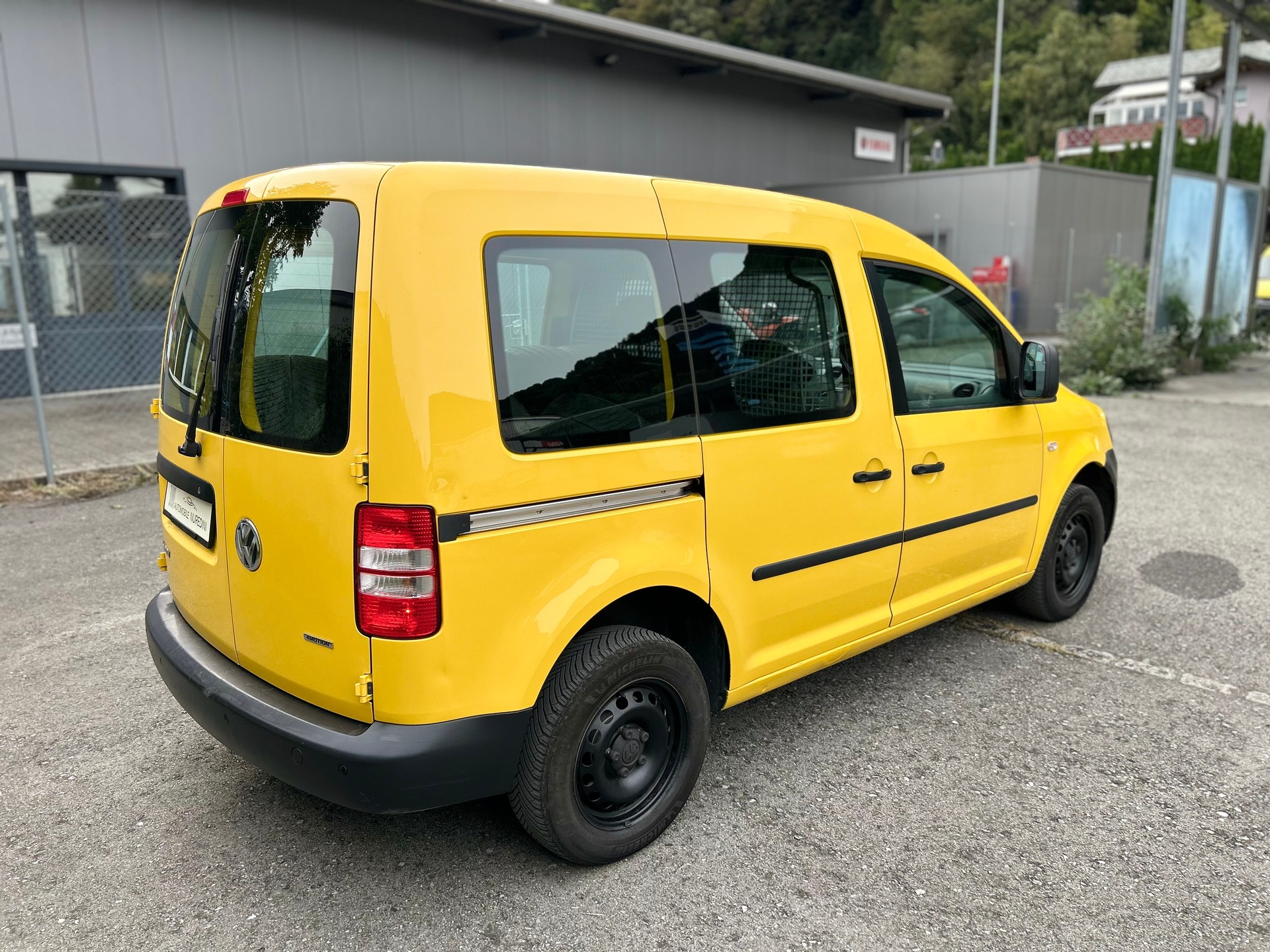 VW Caddy 2.0TDI 4Motion BlueMotion Technology-image-3