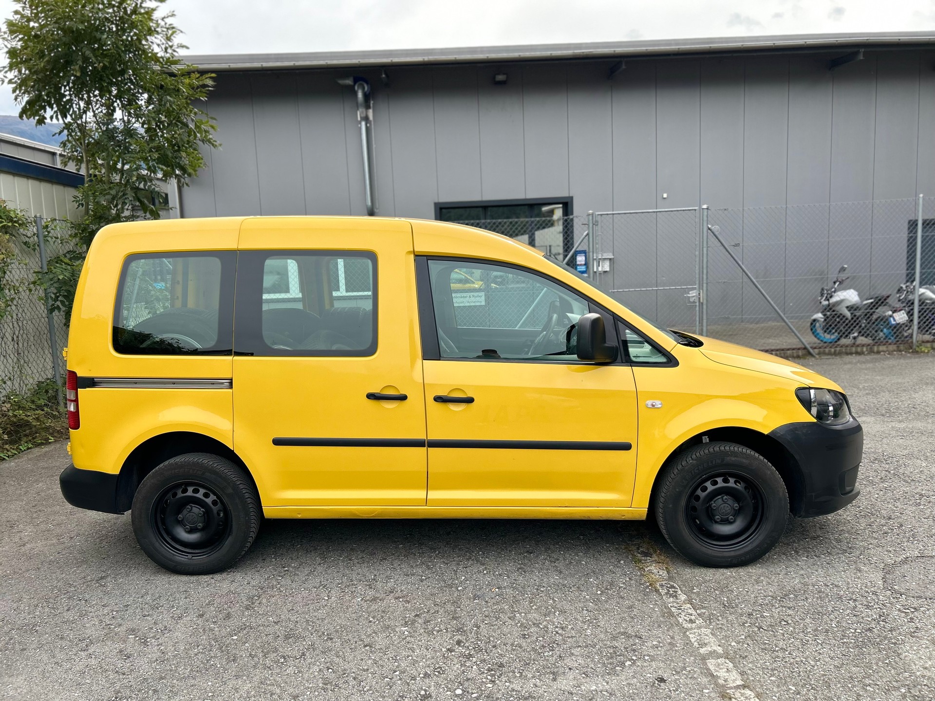 VW Caddy 2.0TDI 4Motion BlueMotion Technology-image-6