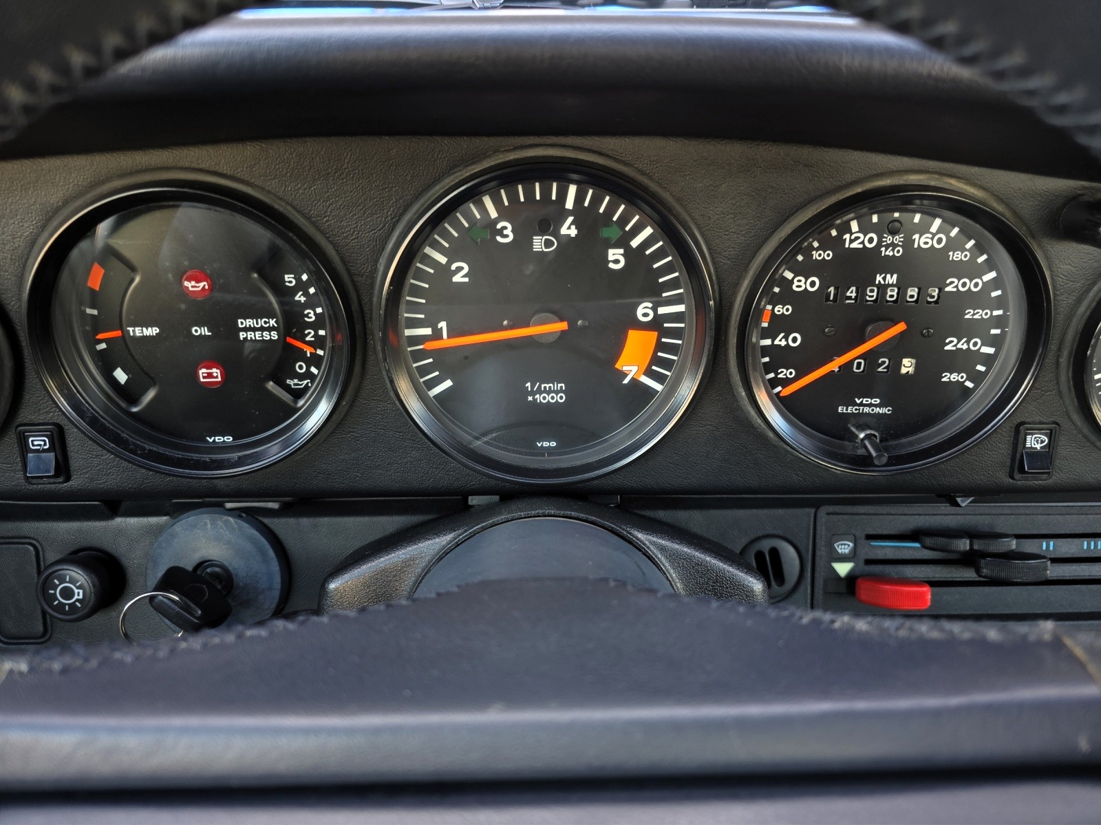 PORSCHE 911 Carrera Targa-image-14