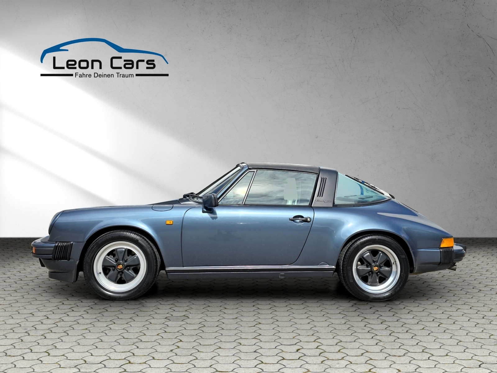 PORSCHE 911 Carrera Targa-image-3