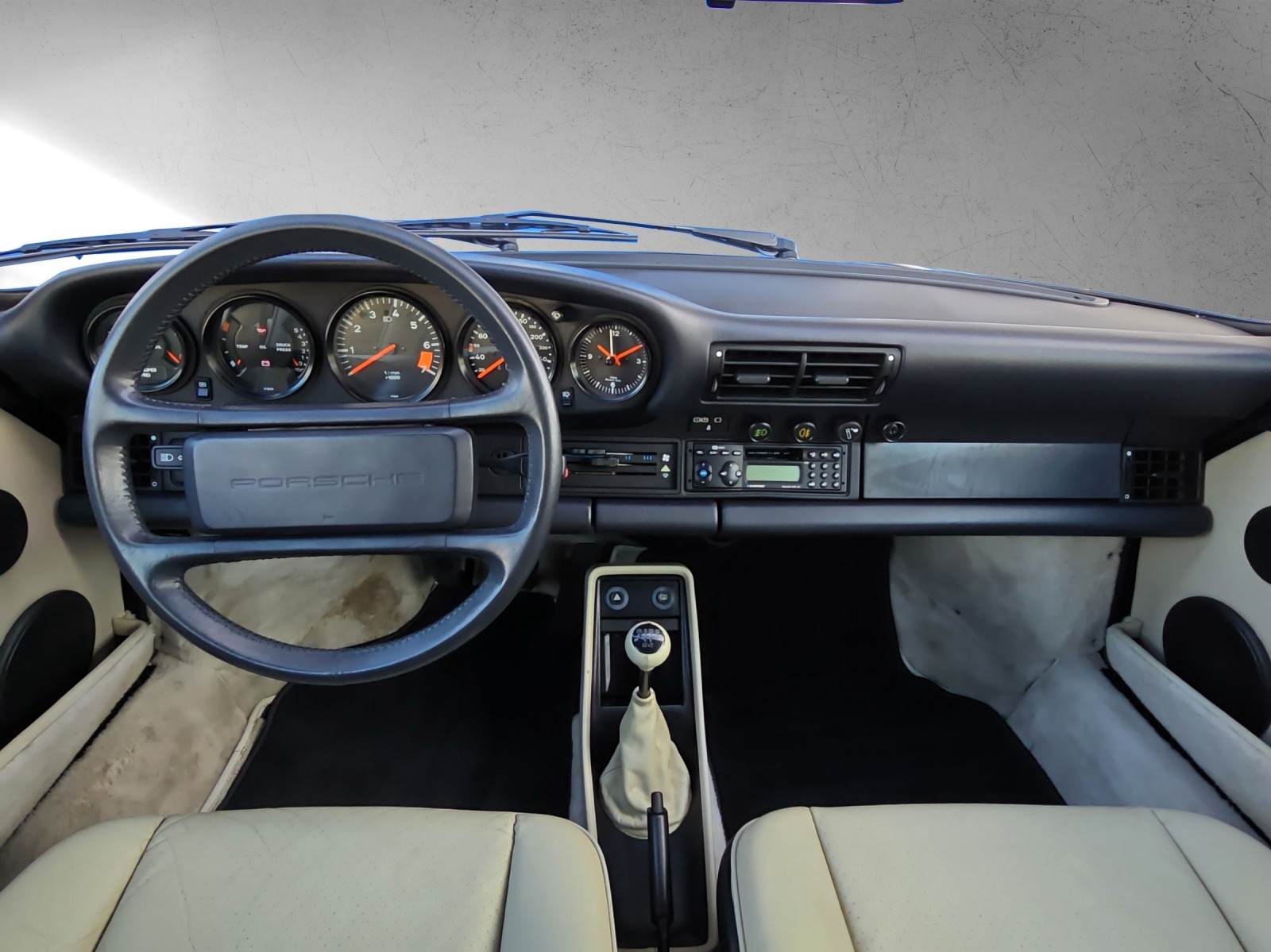 PORSCHE 911 Carrera Targa-image-8