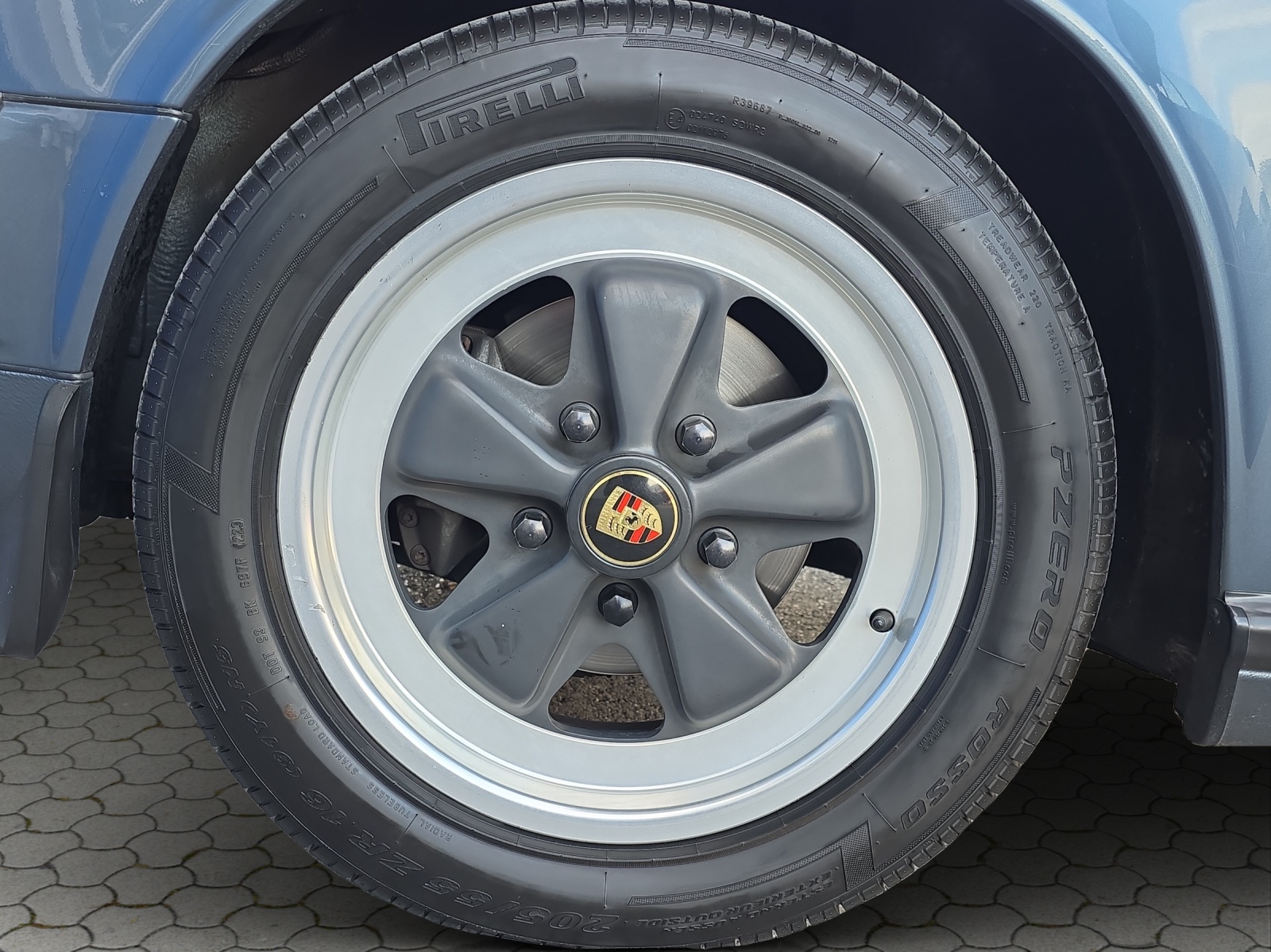 PORSCHE 911 Carrera Targa-image-17