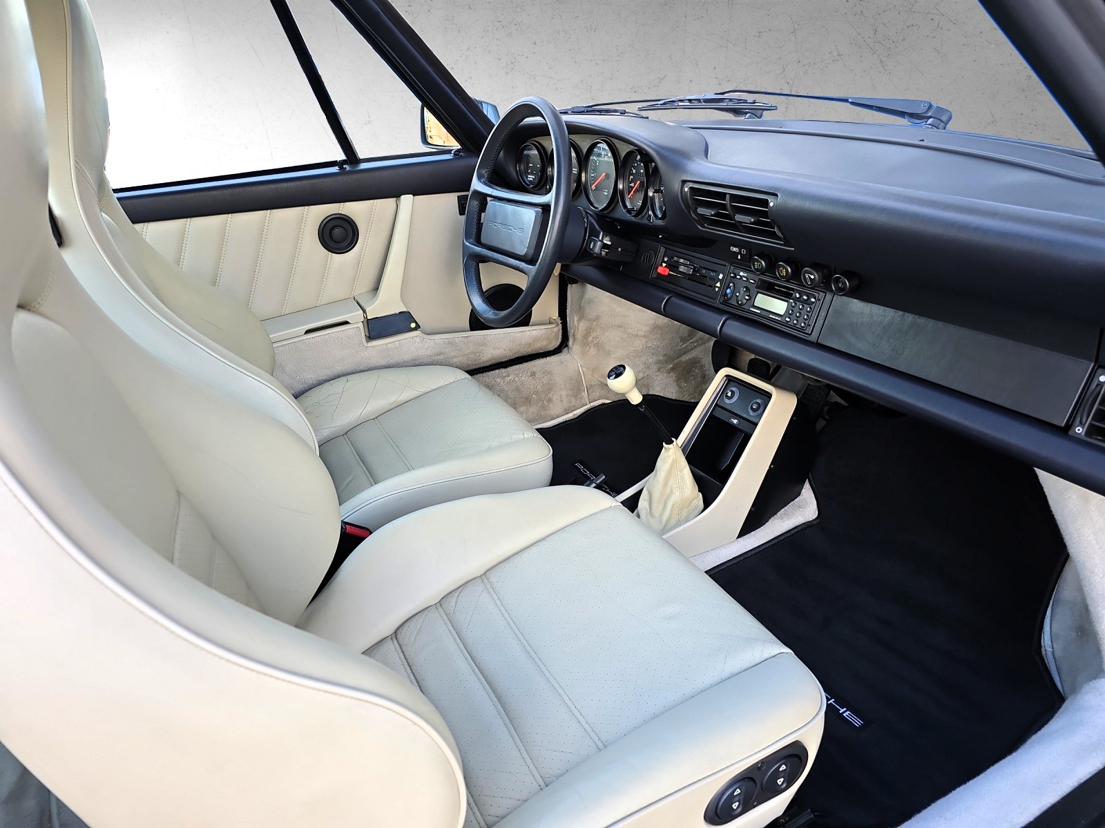 PORSCHE 911 Carrera Targa-image-7