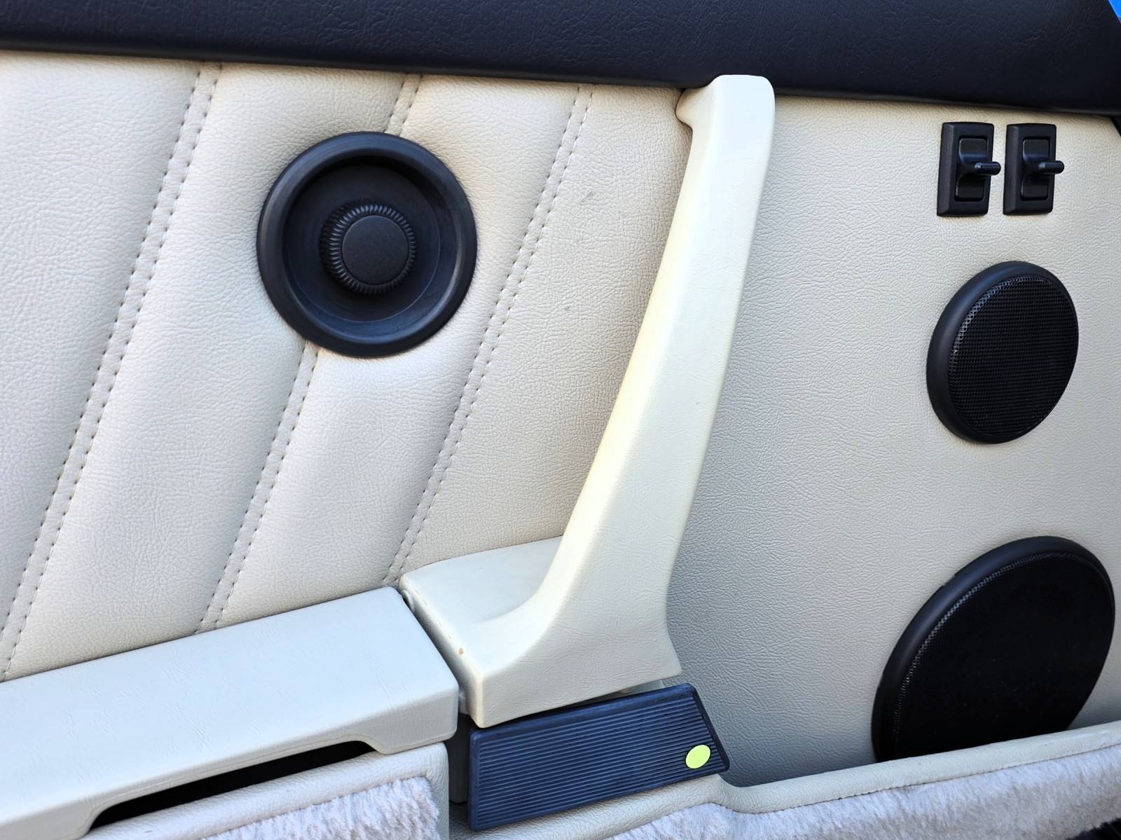 PORSCHE 911 Carrera Targa-image-16