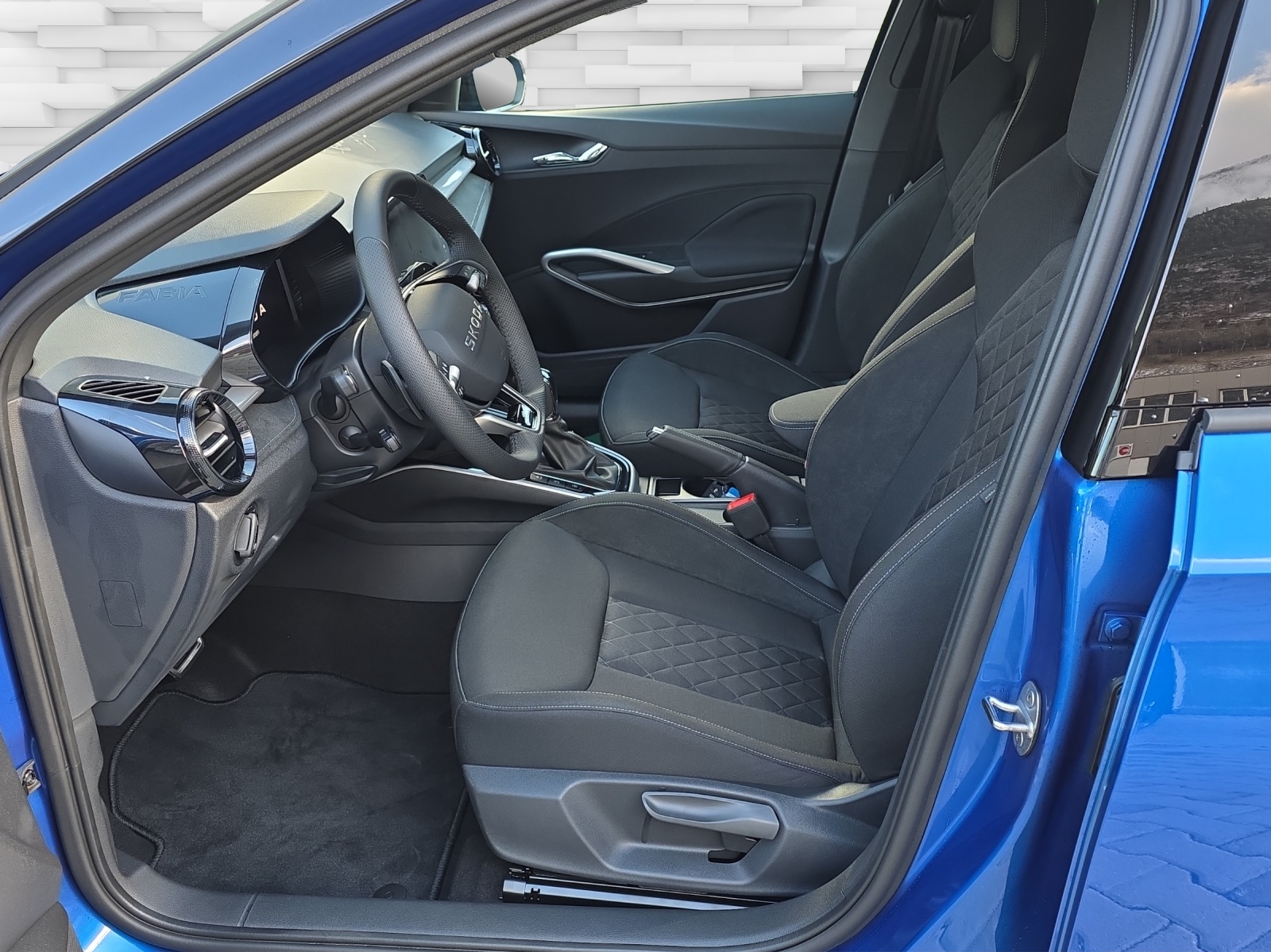 SKODA Fabia 1.5 TSI Monte Carlo DSG-image-4
