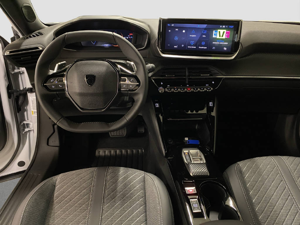 PEUGEOT 2008 1.2 Hybrid 145 Allure Premium-image-9