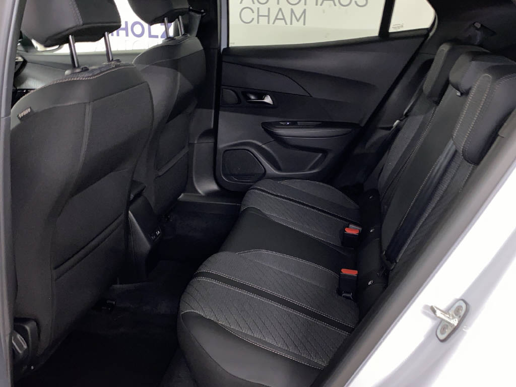 PEUGEOT 2008 1.2 Hybrid 145 Allure Premium-image-16