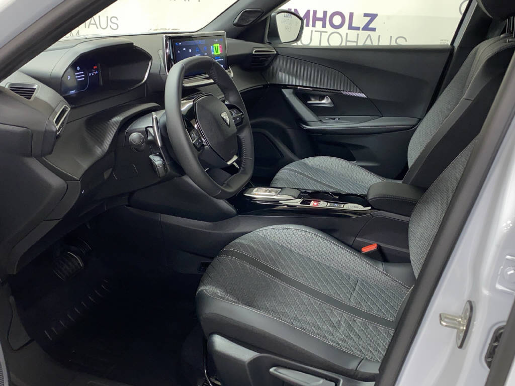 PEUGEOT 2008 1.2 Hybrid 145 Allure Premium-image-15
