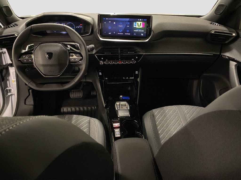 PEUGEOT 2008 1.2 Hybrid 145 Allure Premium-image-10