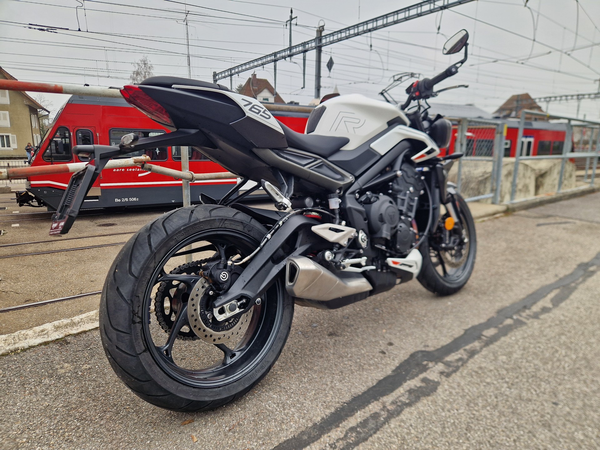 TRIUMPH Street Triple 765 R A2 (35kW)-showroom-element-2