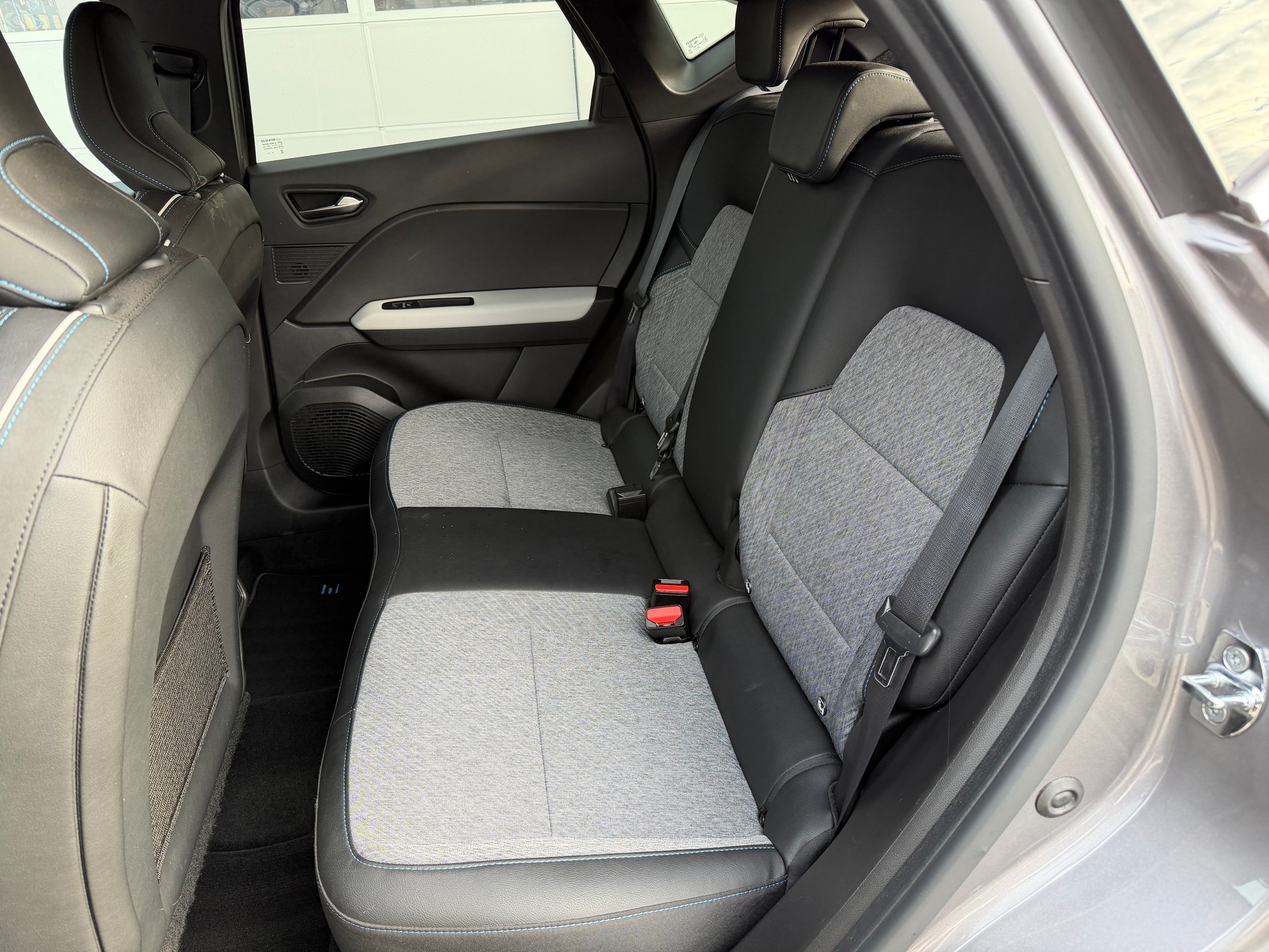 RENAULT Captur 1.6 E-Tech Plug-in Edition One-image-6