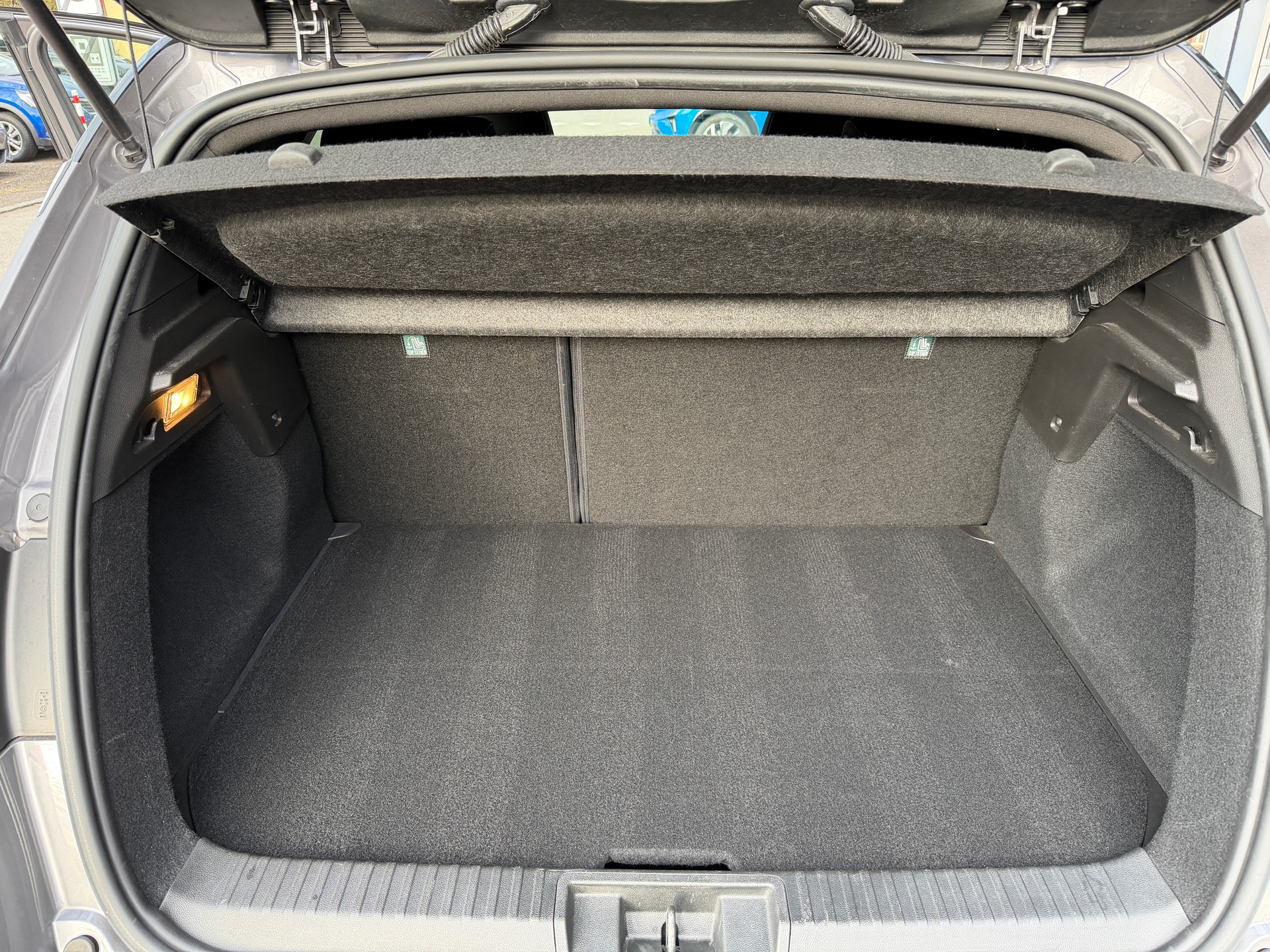 RENAULT Captur 1.6 E-Tech Plug-in Edition One-image-7