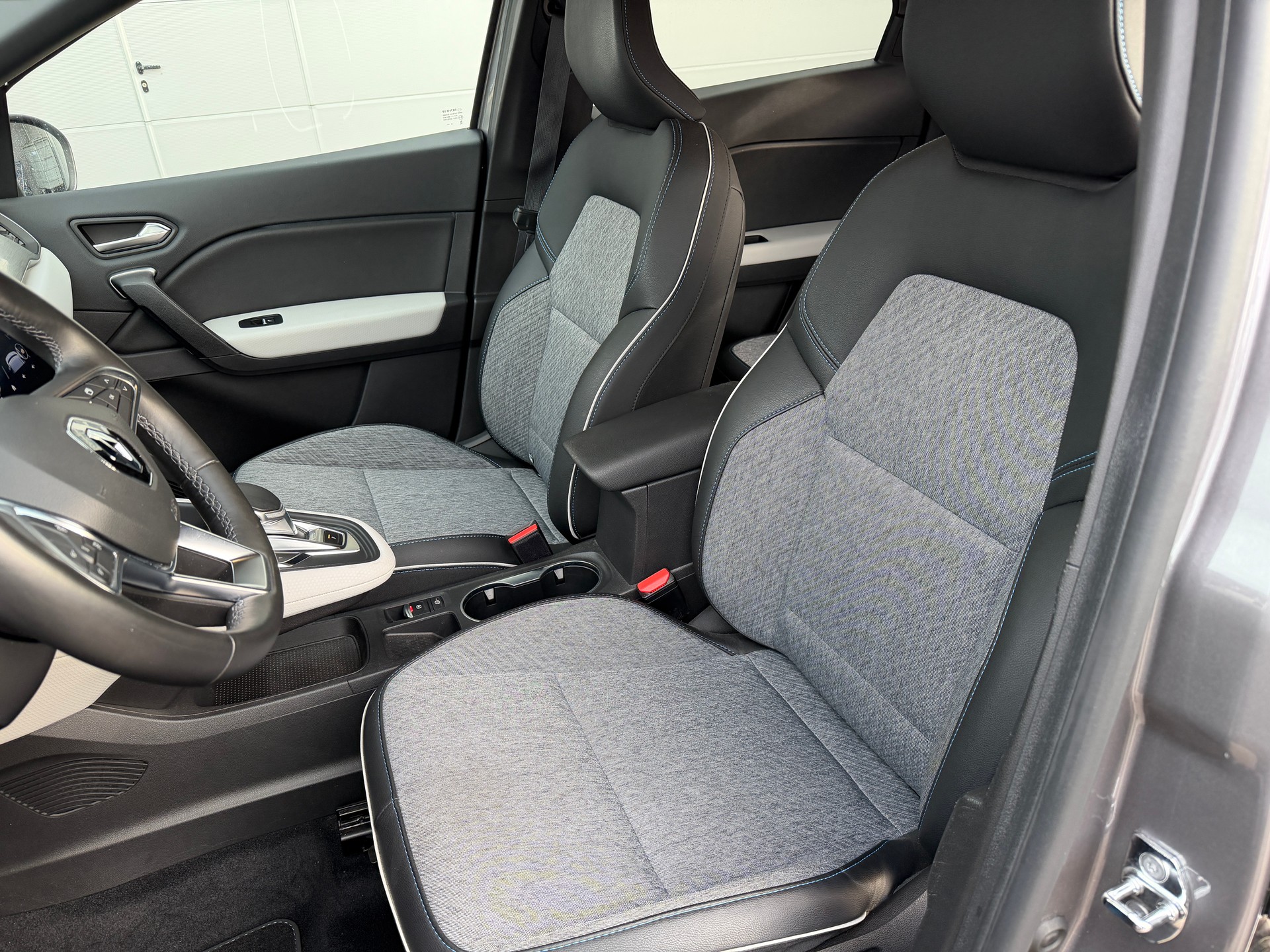 RENAULT Captur 1.6 E-Tech Plug-in Edition One-image-5
