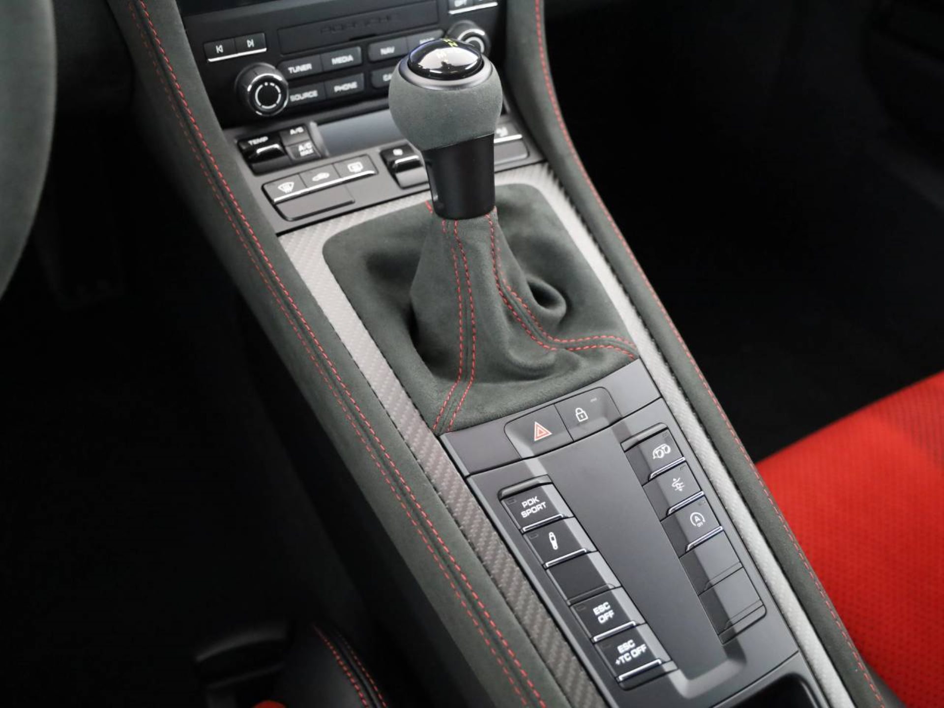 PORSCHE 718 Spyder RS-image-14