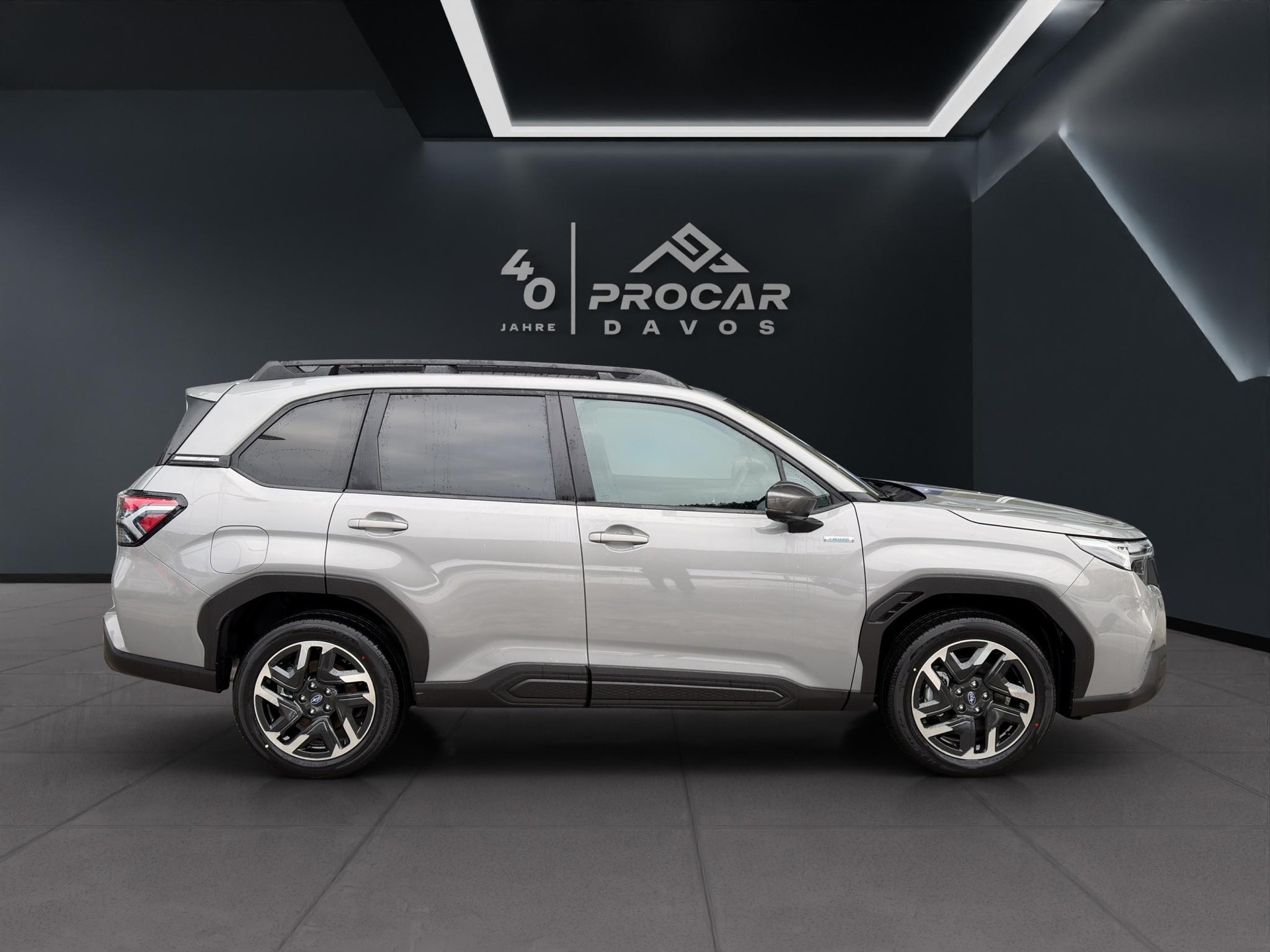 SUBARU Forester Station 2.0i e-Boxer Swiss Plus-image-1