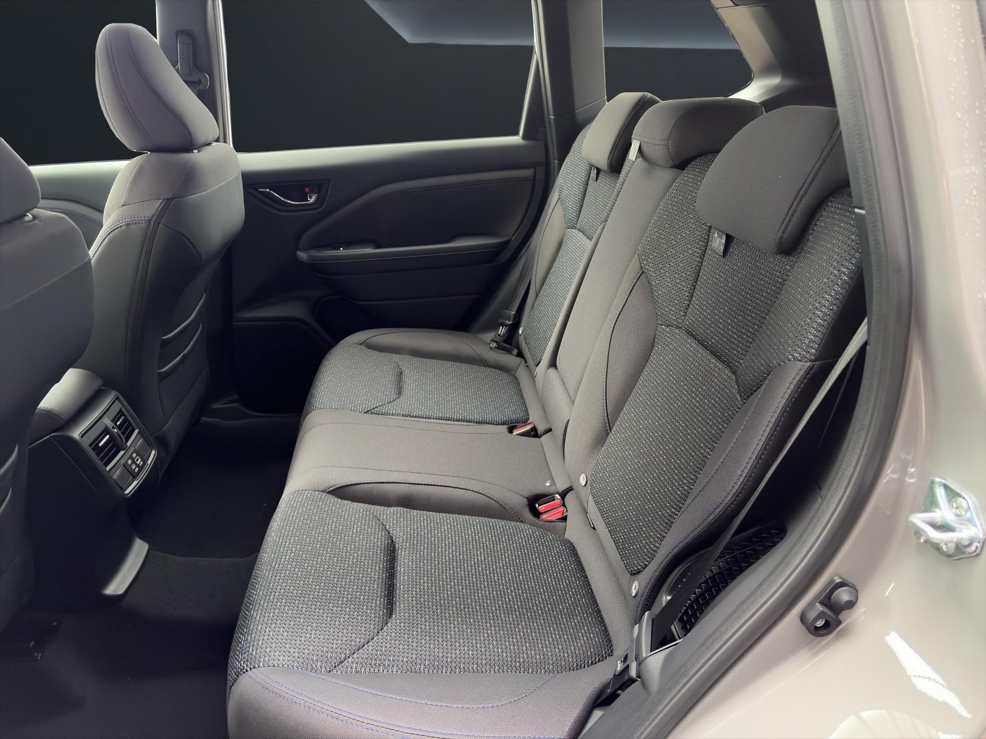 SUBARU Forester Station 2.0i e-Boxer Swiss Plus-image-13