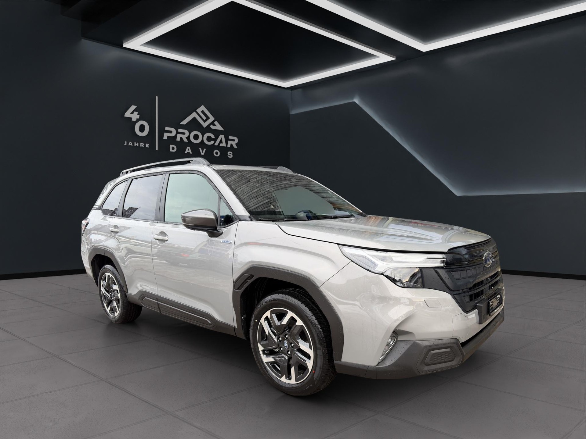 SUBARU Forester Station 2.0i e-Boxer Swiss Plus-image-0