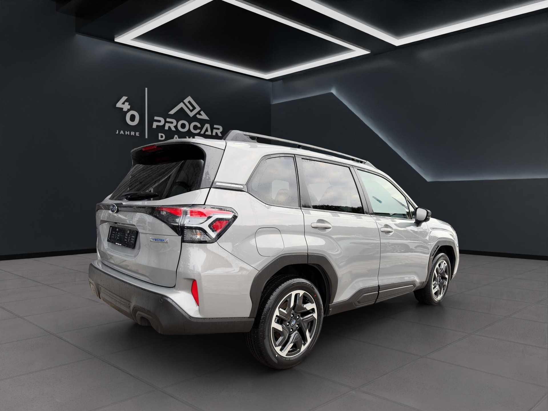 SUBARU Forester Station 2.0i e-Boxer Swiss Plus-image-3
