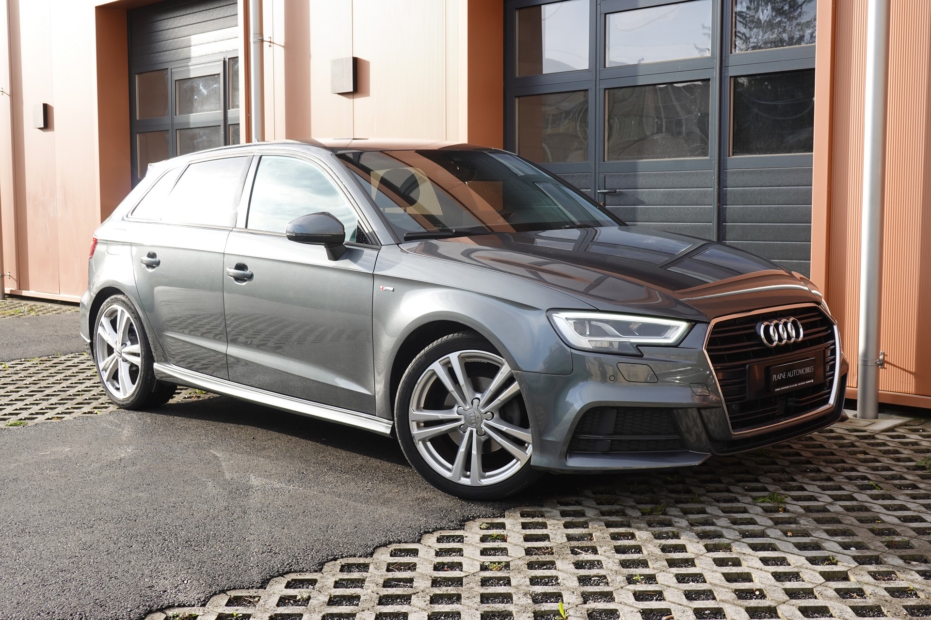 AUDI A3 Sportback 1.4 TFSI Sport S-tronic ABT 180' - "Pack S-Line Intér & Extér * ABT 180' * Virtual Cockpit * Audi Sound System"-image-5