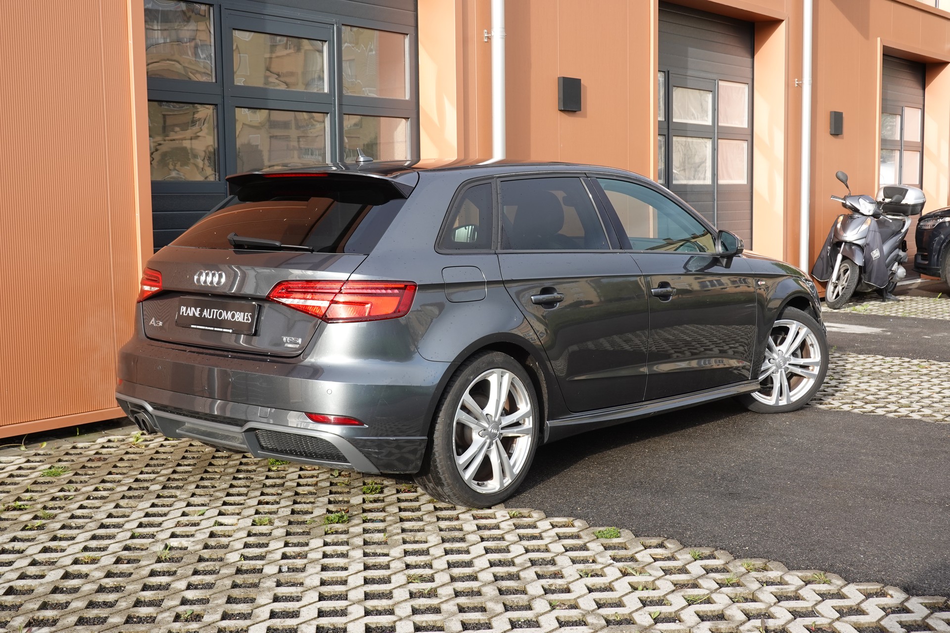 AUDI A3 Sportback 1.4 TFSI Sport S-tronic ABT 180' - "Pack S-Line Intér & Extér * ABT 180' * Virtual Cockpit * Audi Sound System"-image-4