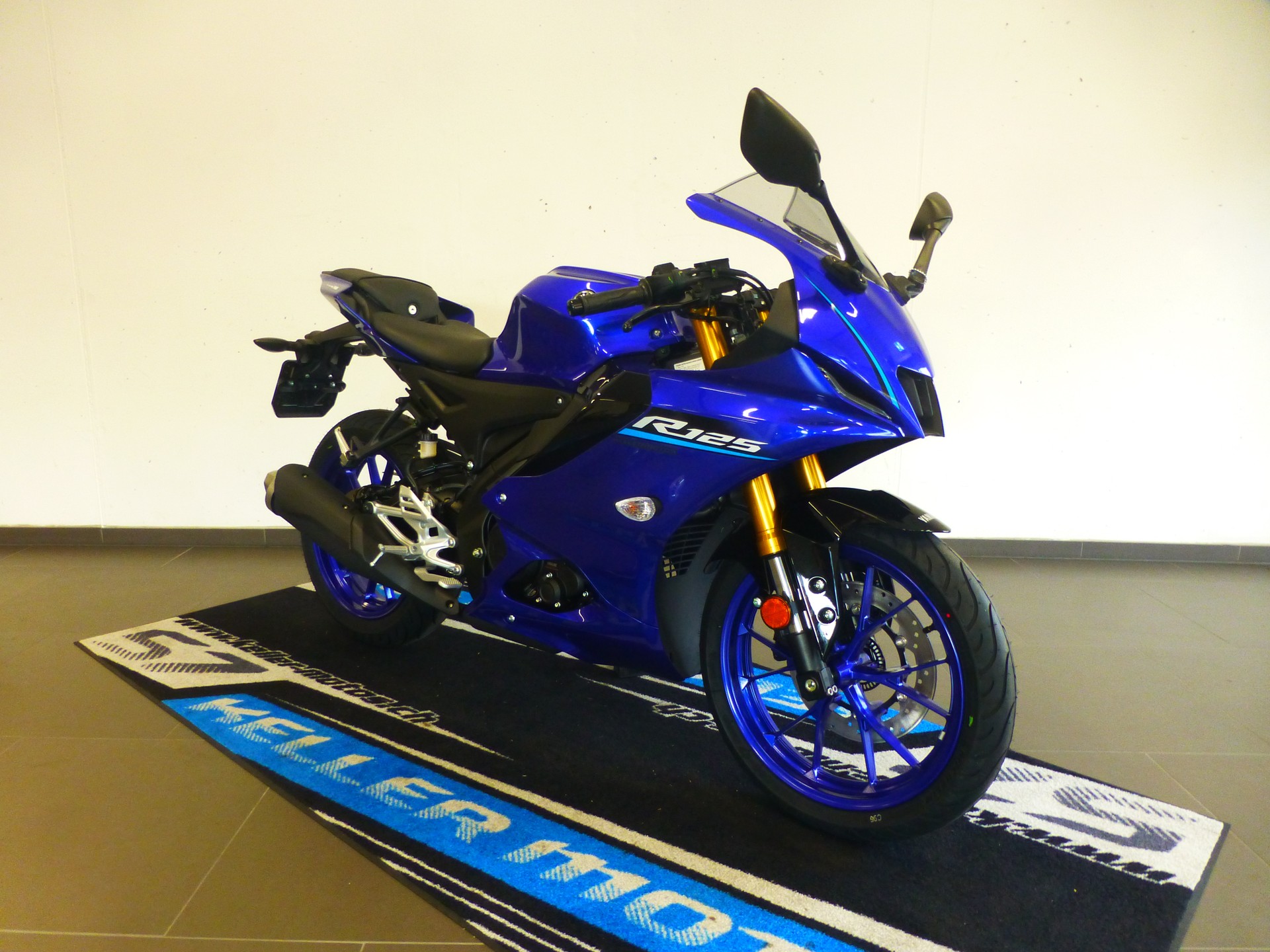 YAMAHA YZF-R 125 ABS Modell 2026-showroom-element-3