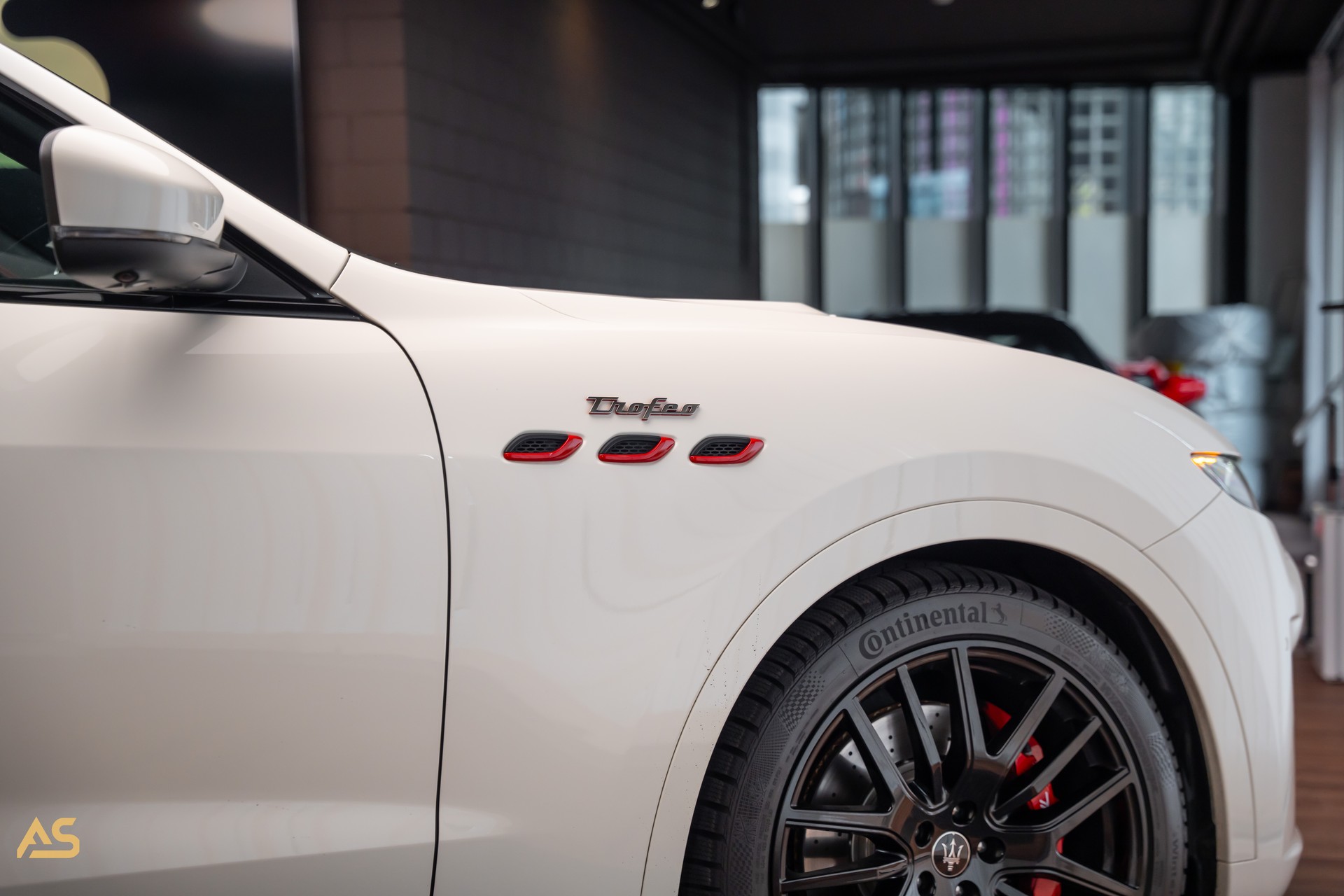 MASERATI Levante 3.8 V8 Trofeo Q4 *Traumausstattung* Carbon-Paket-image-11
