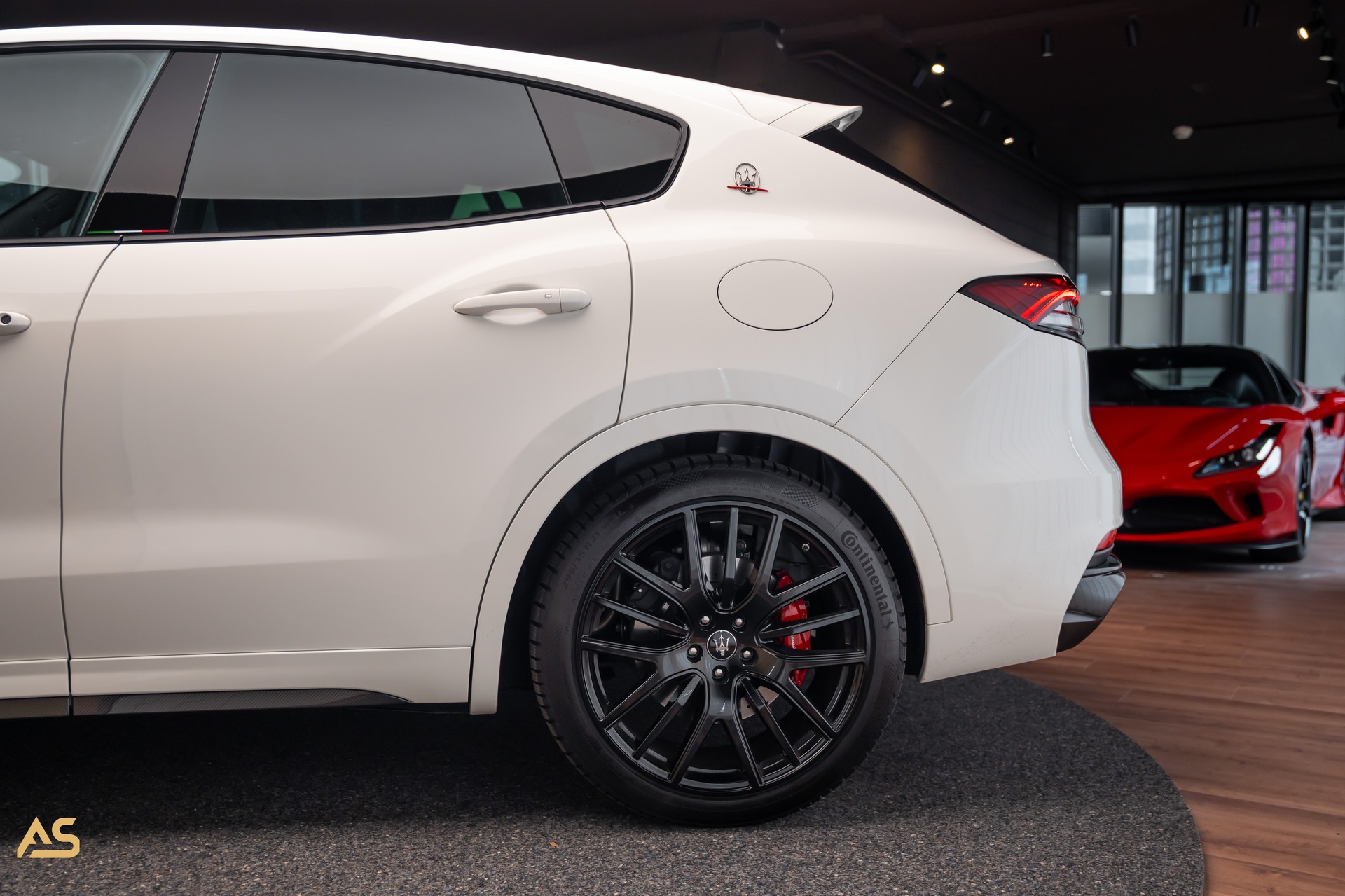 MASERATI Levante 3.8 V8 Trofeo Q4 *Traumausstattung* Carbon-Paket-showroom-element-3