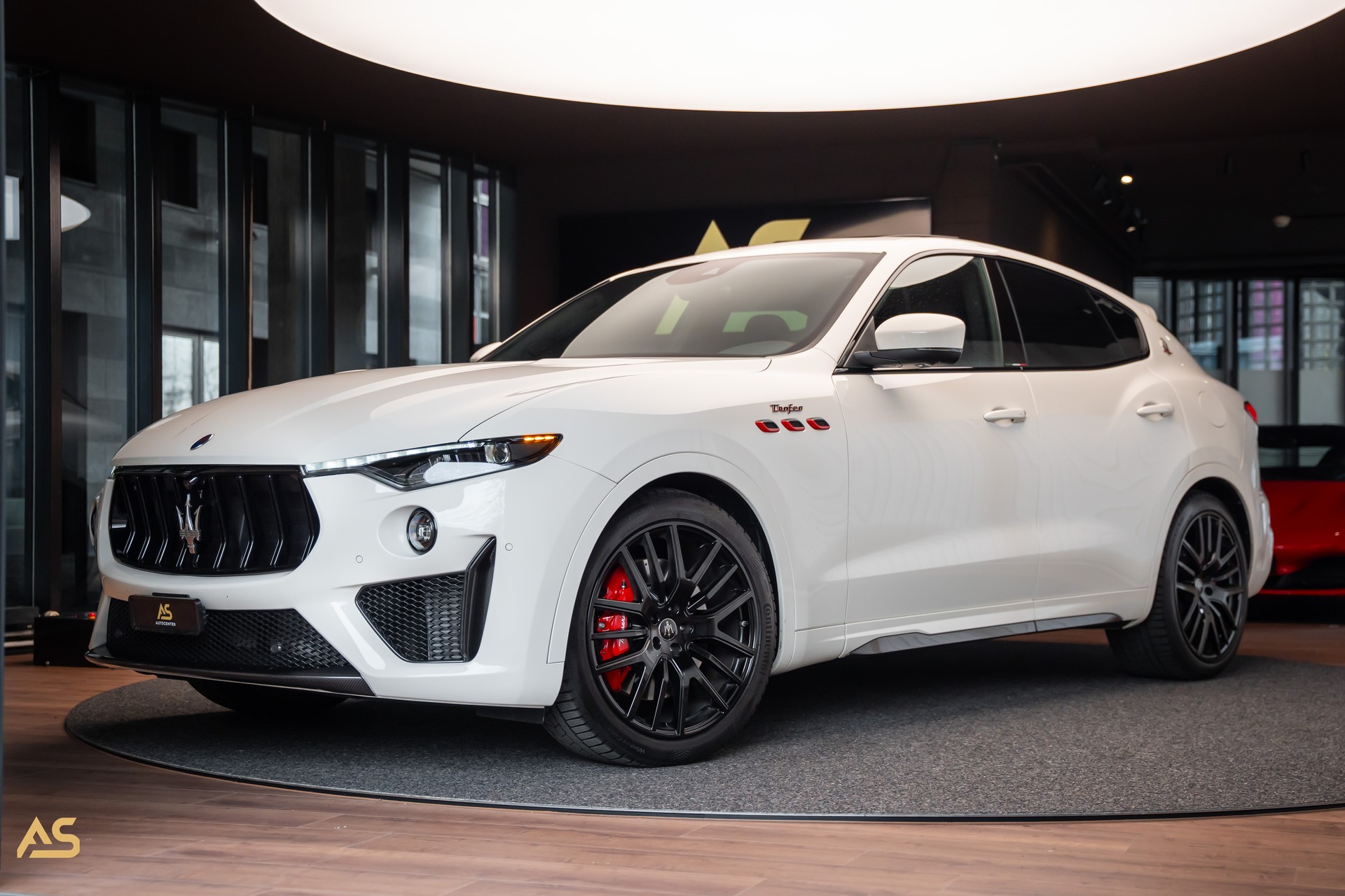 MASERATI Levante 3.8 V8 Trofeo Q4 *Traumausstattung* Carbon-Paket