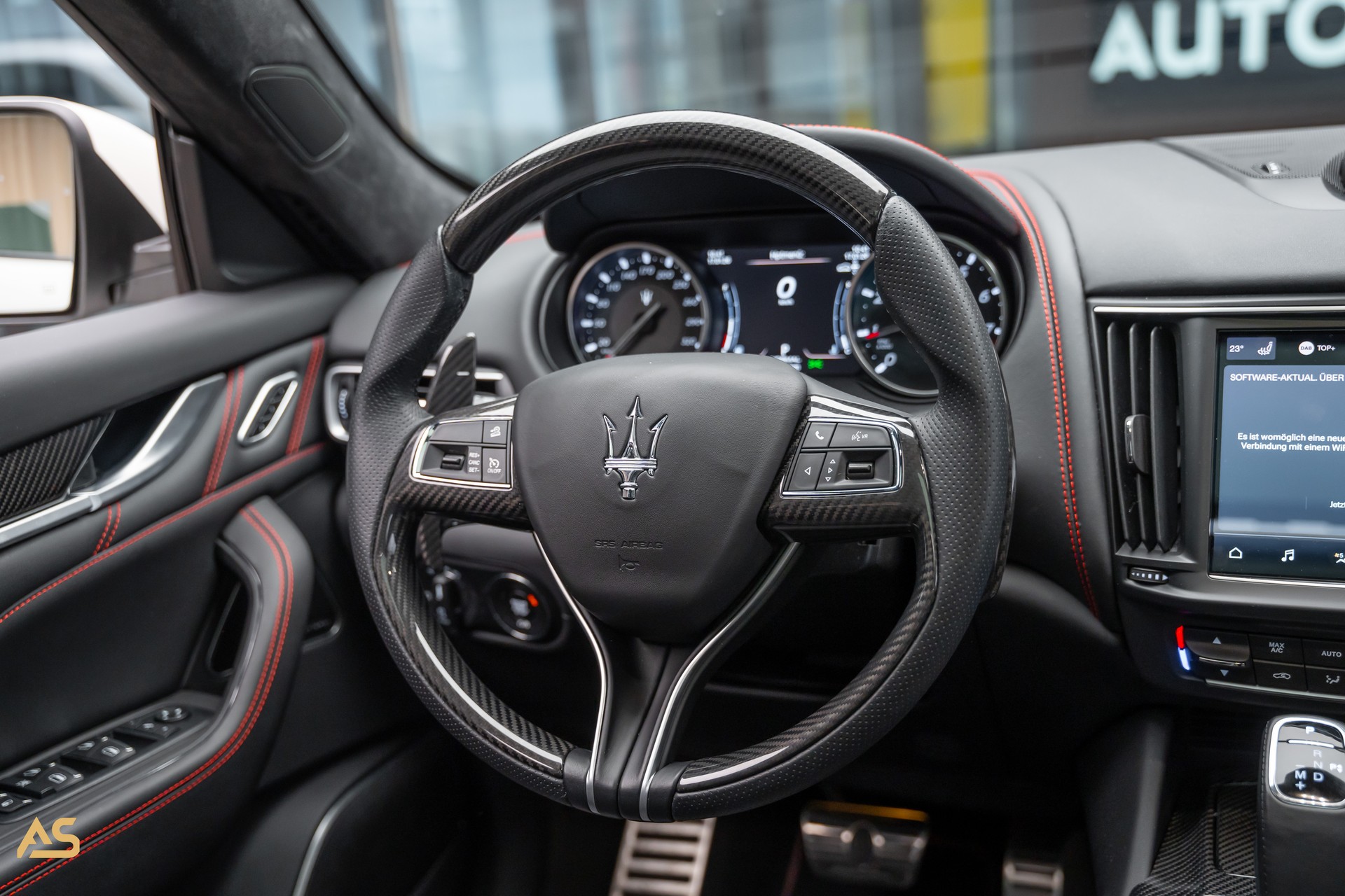 MASERATI Levante 3.8 V8 Trofeo Q4 *Traumausstattung* Carbon-Paket-image-21