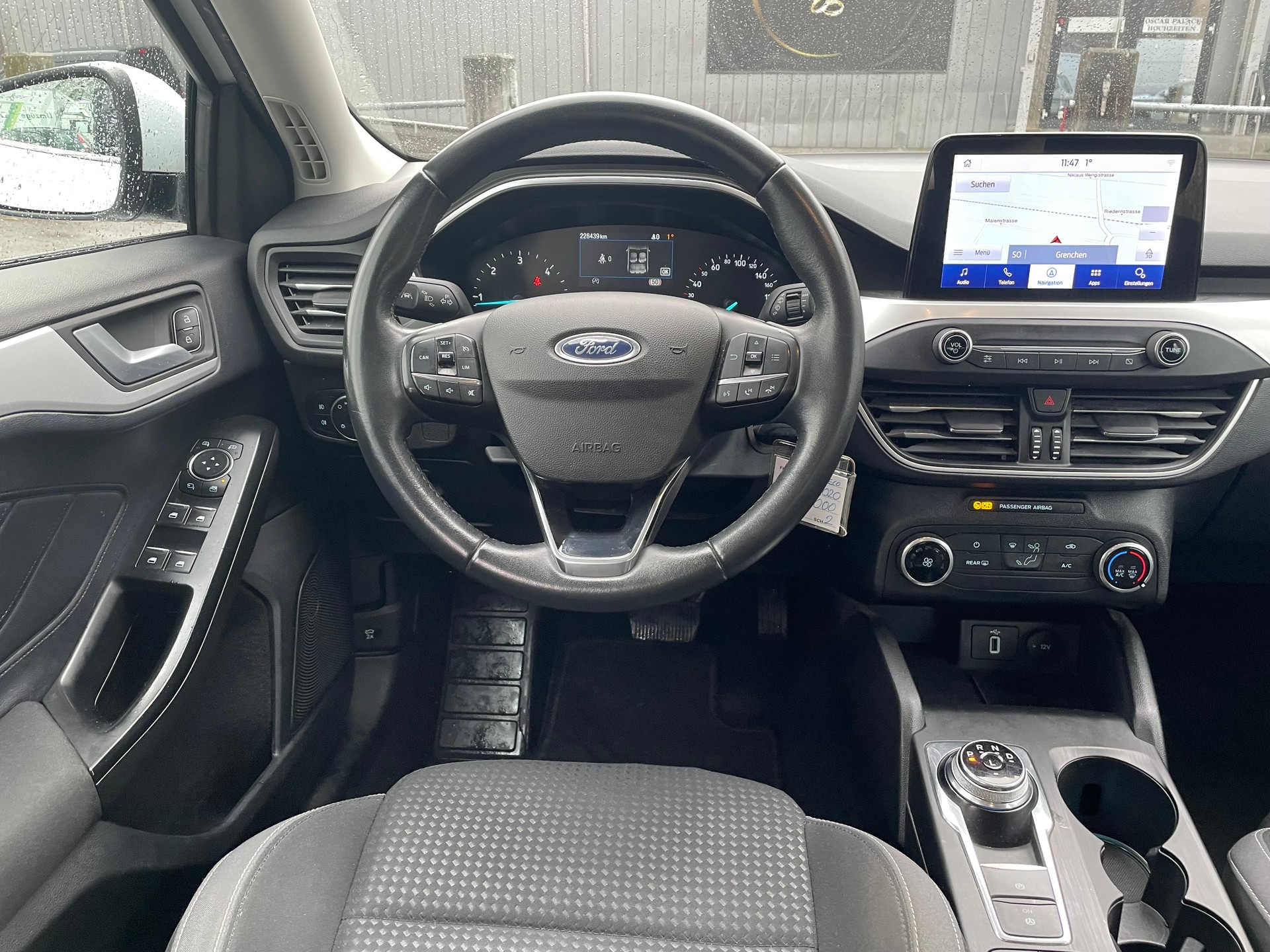 FORD Focus 1.5 TDCi Trend Automatic * Gr. Navi * Klima-auto * Tempomat * PDC V+H * Ab MFK 02.04.2020-image-3