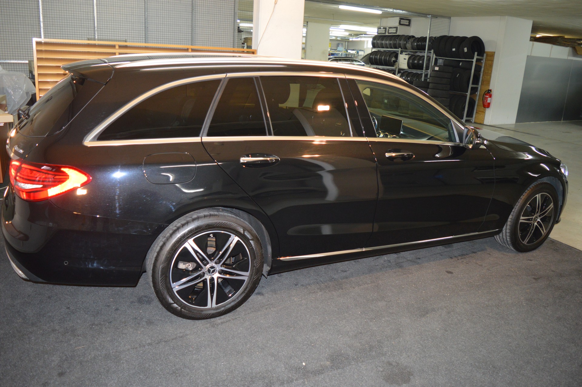MERCEDES-BENZ C 220 d Swiss Star Avantgarde 4M 9G-Tronic-image-6