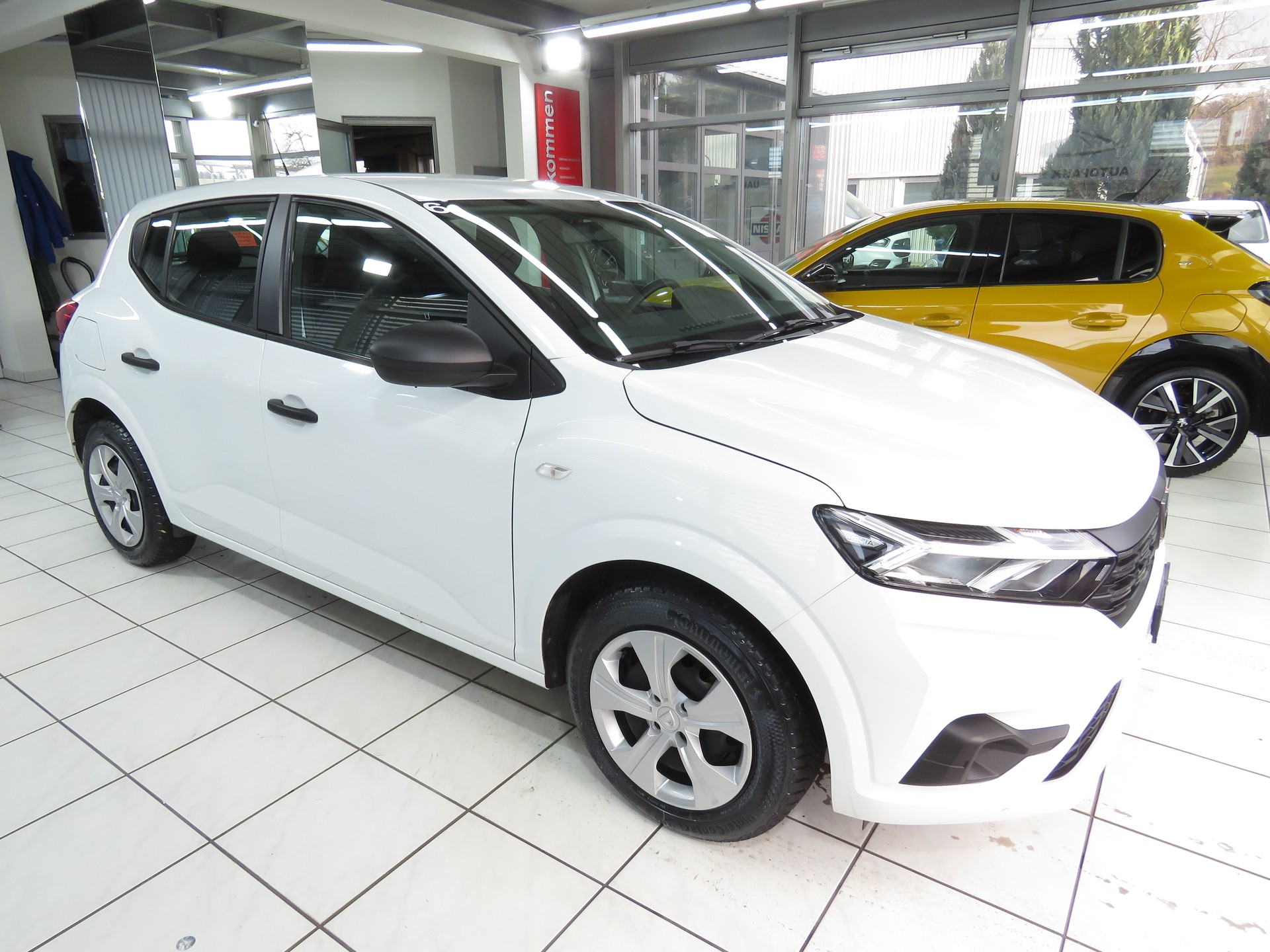 DACIA Sandero SCe 65 Essential-image-2