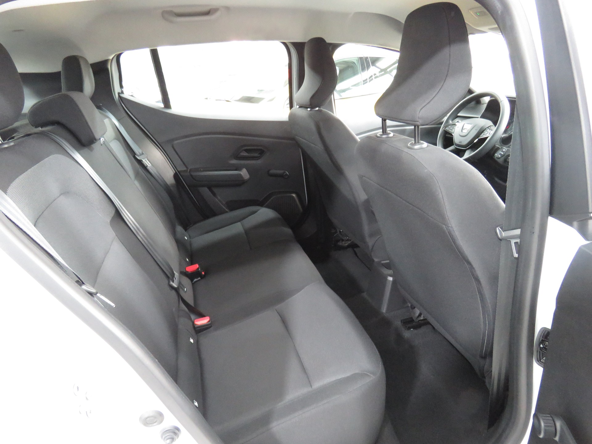 DACIA Sandero SCe 65 Essential-image-12